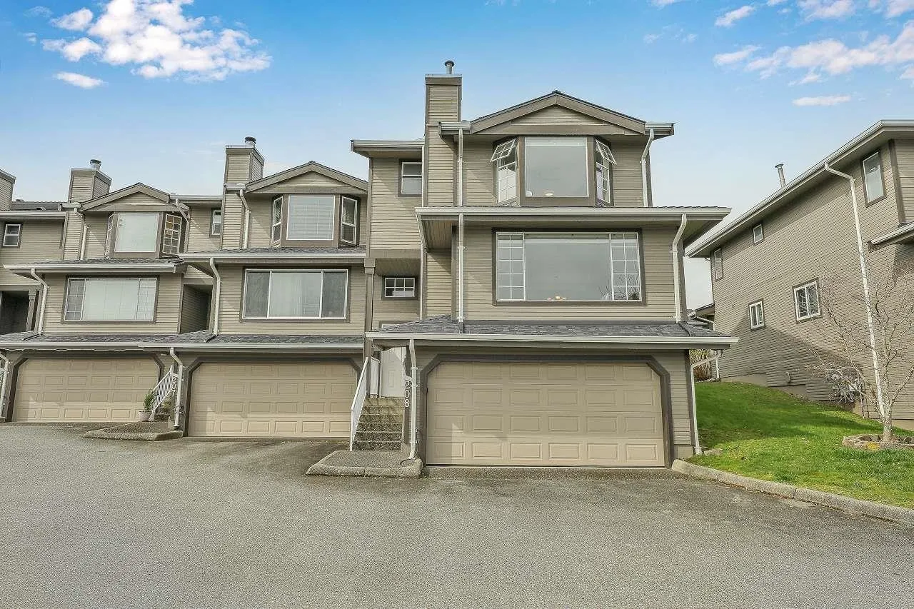 1140 Castle Crescent #208