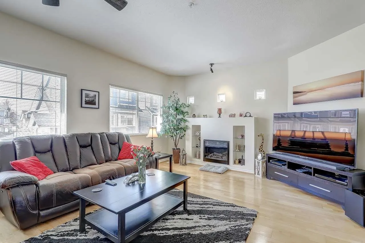 1108 Riverside Close #14