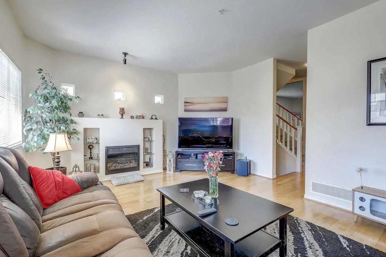 1108 Riverside Close #14