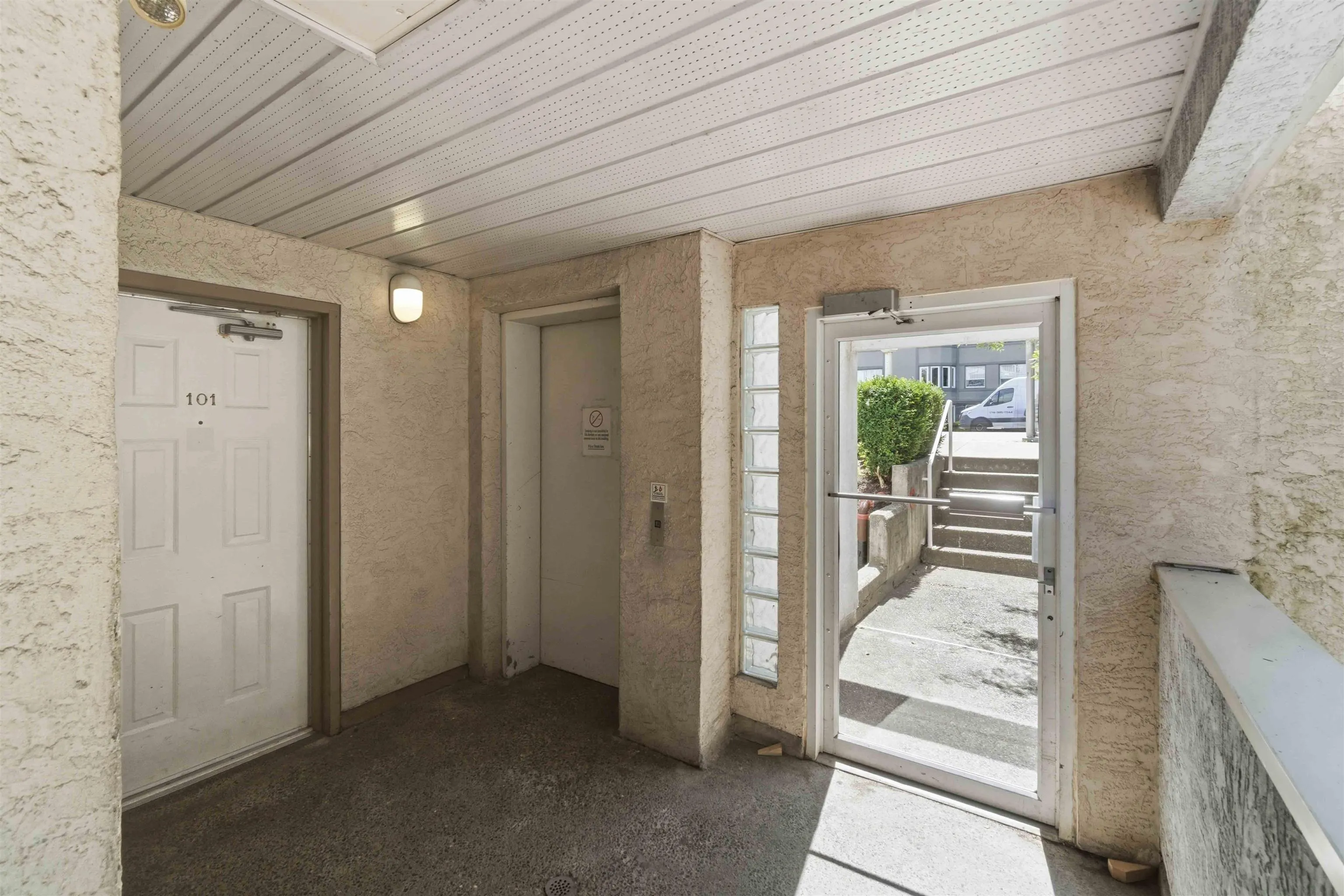 3505 W Broadway #402