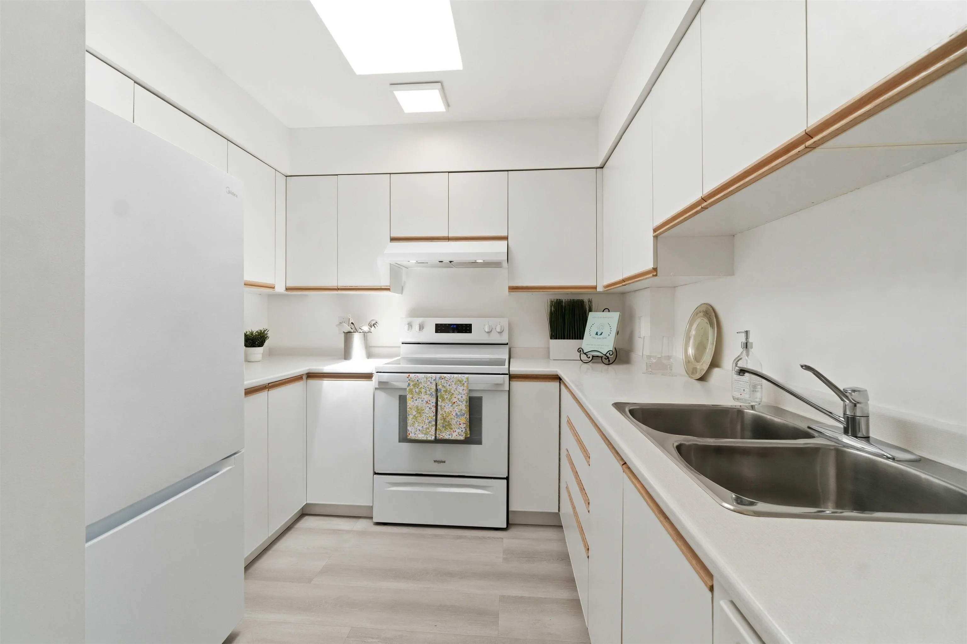 3505 W Broadway #402