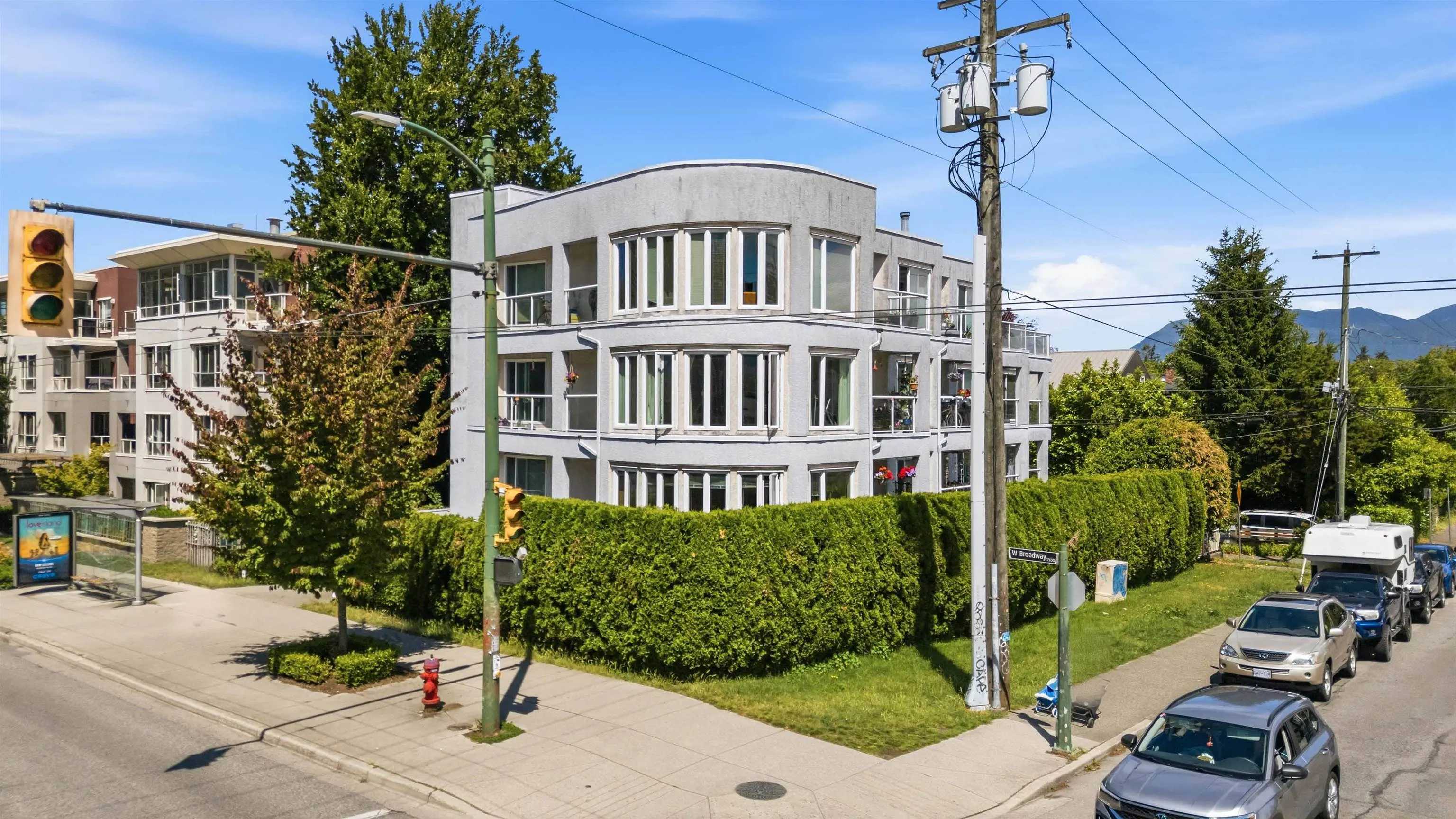 3505 W Broadway #402