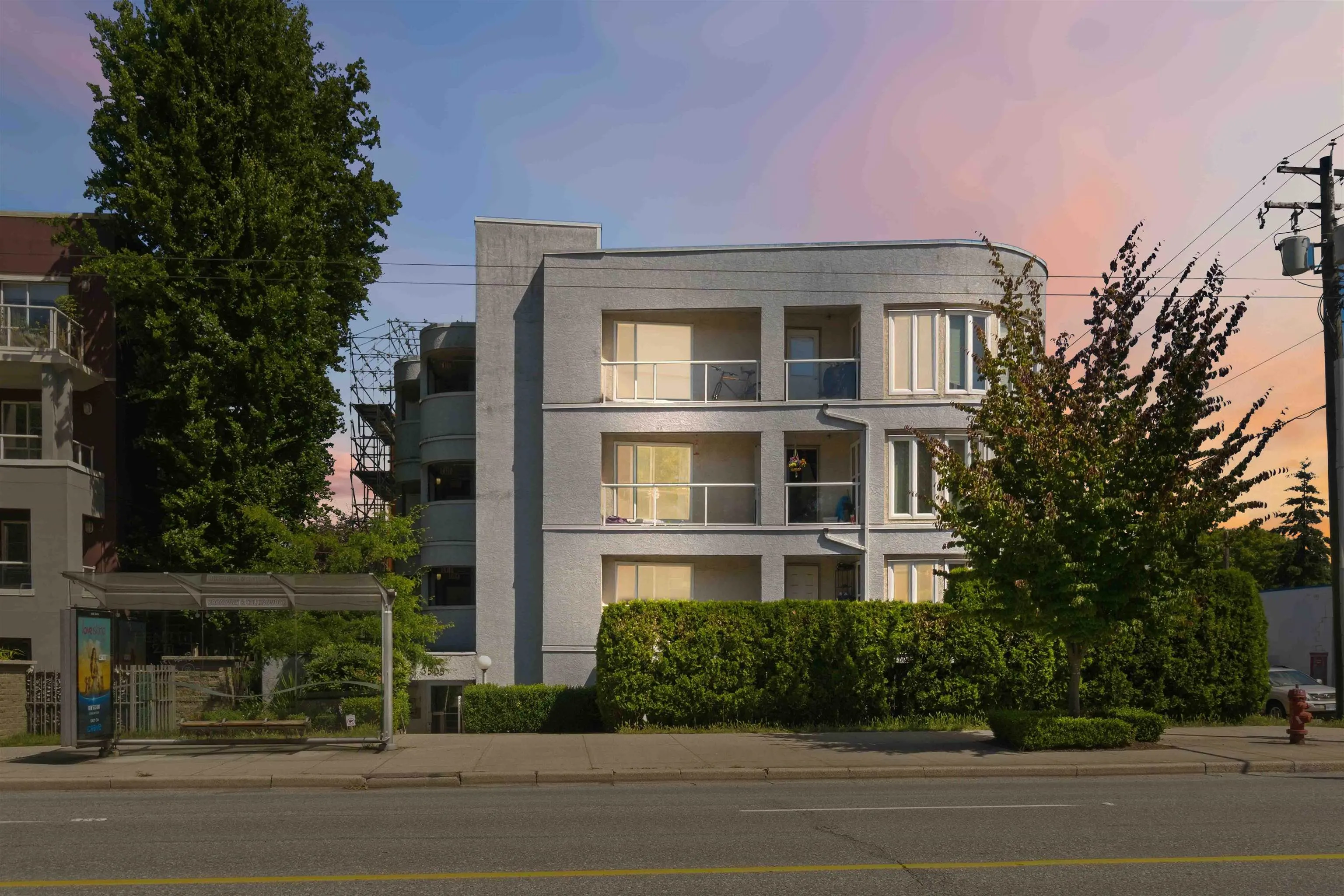 3505 W Broadway #402