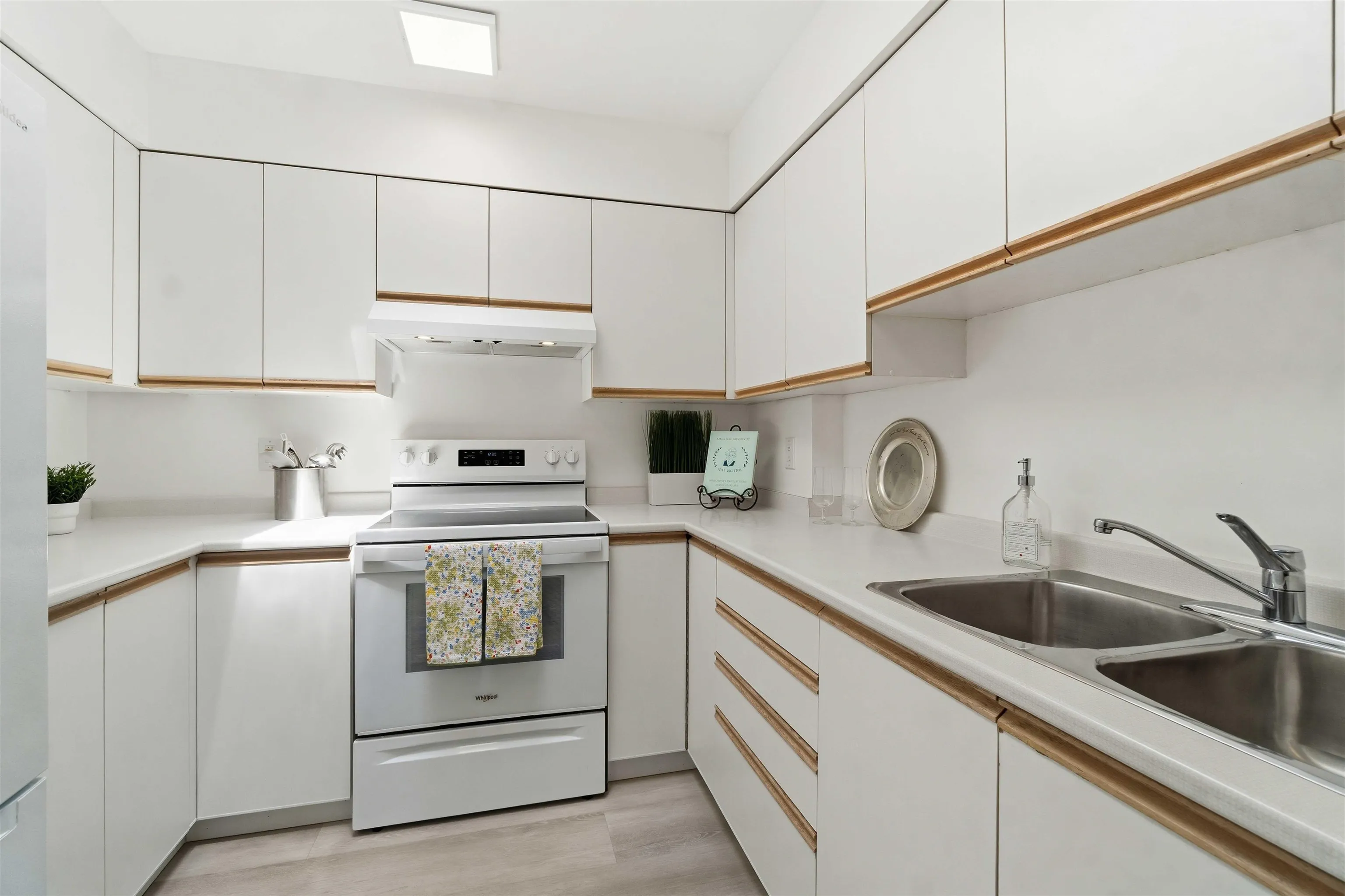 3505 W Broadway #402