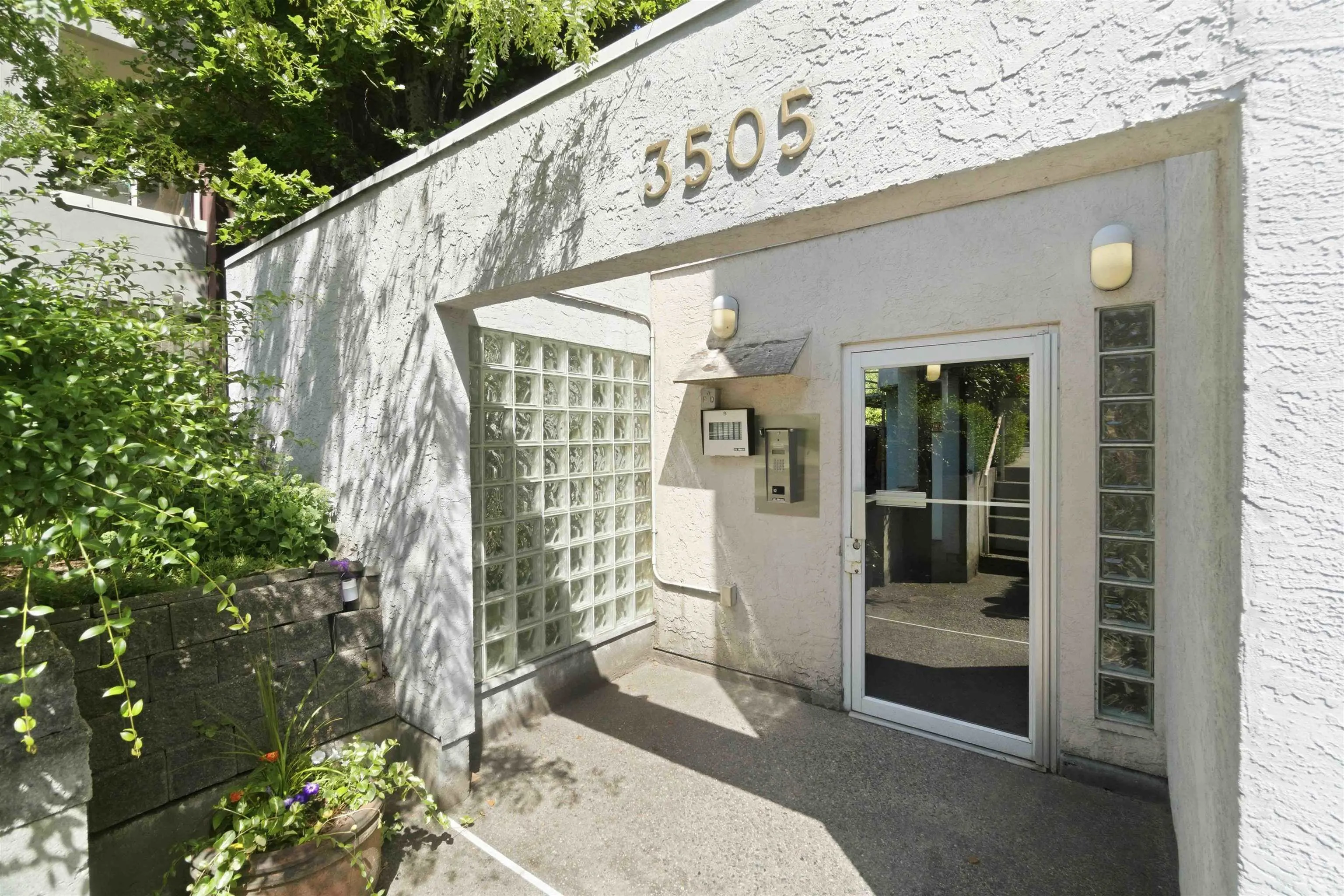 3505 W Broadway #402