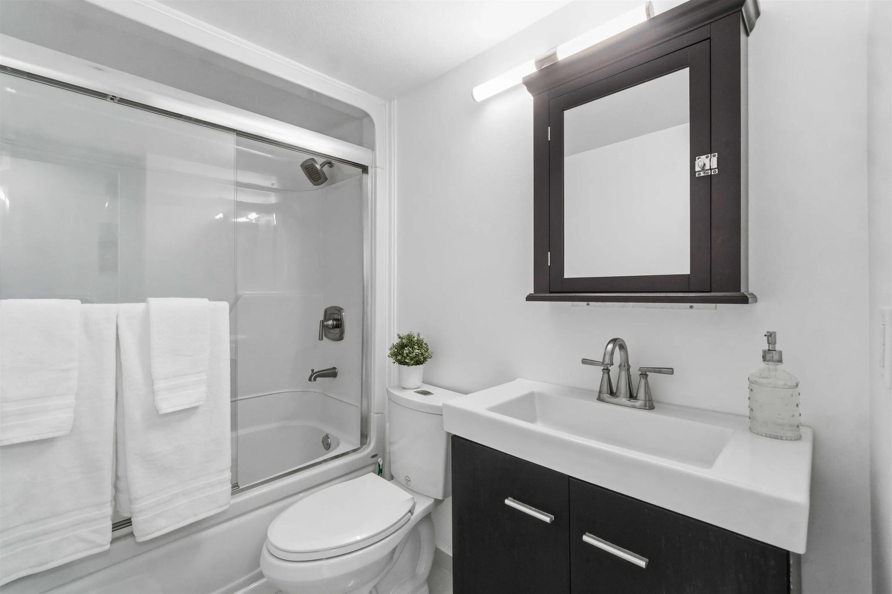 3505 W Broadway #402