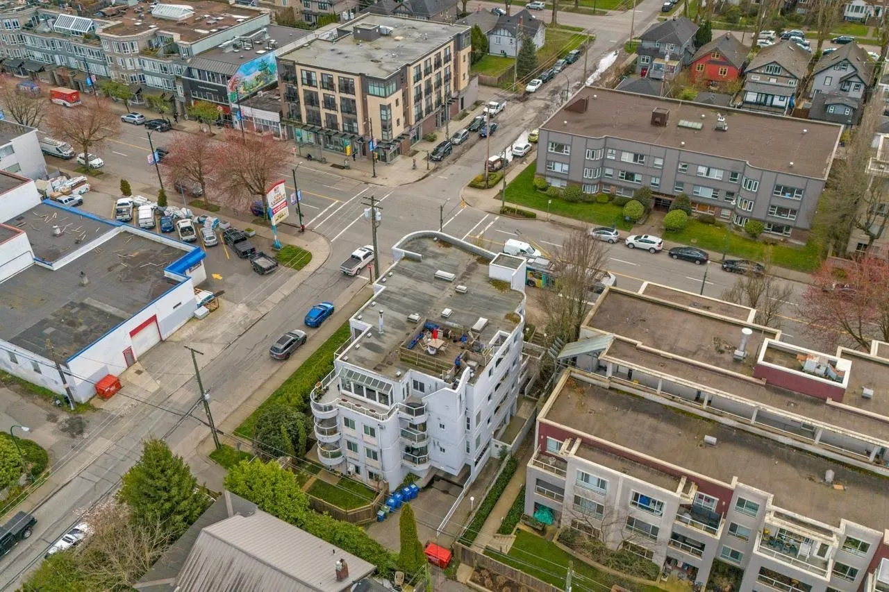 3505 W Broadway #402