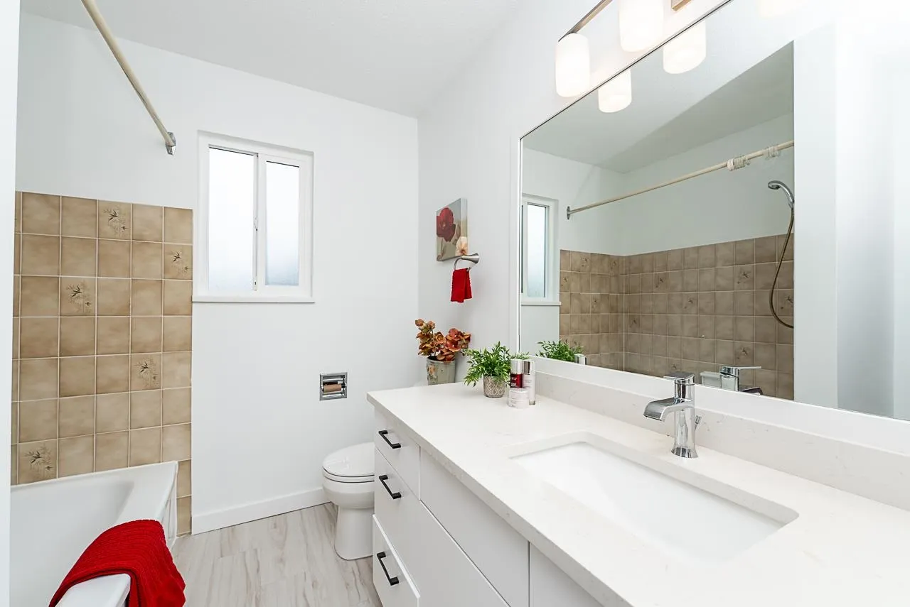 1205 Cypress Place
