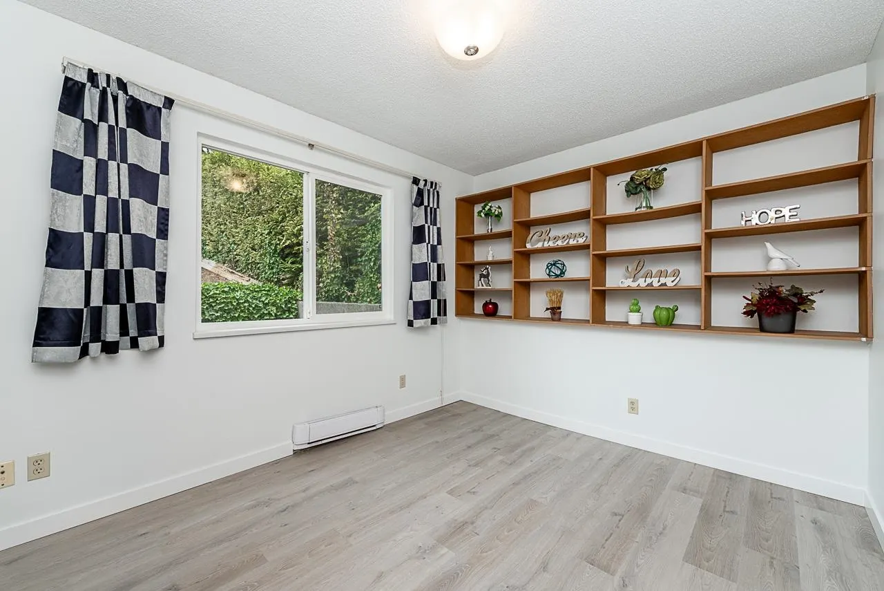 1205 Cypress Place