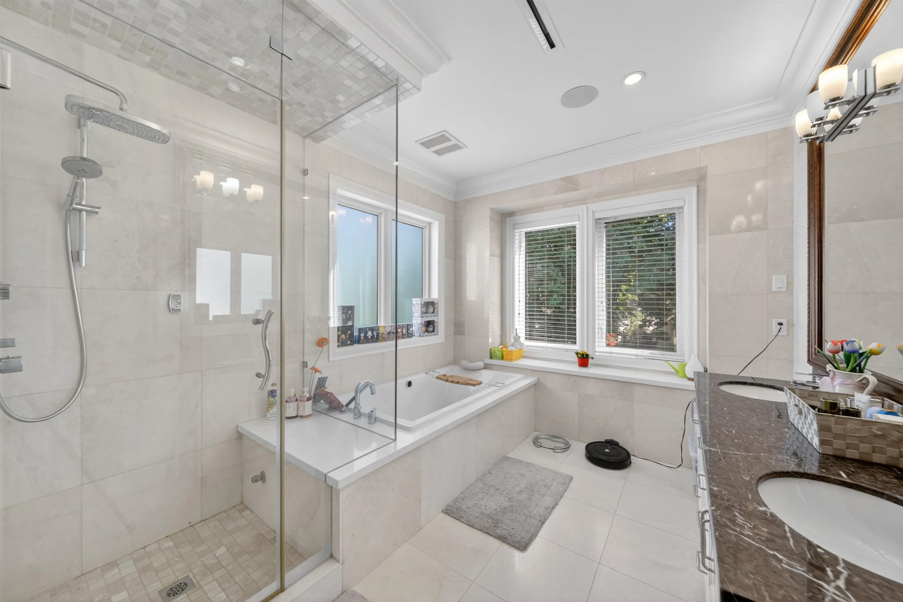 3285 W 12th Avenue