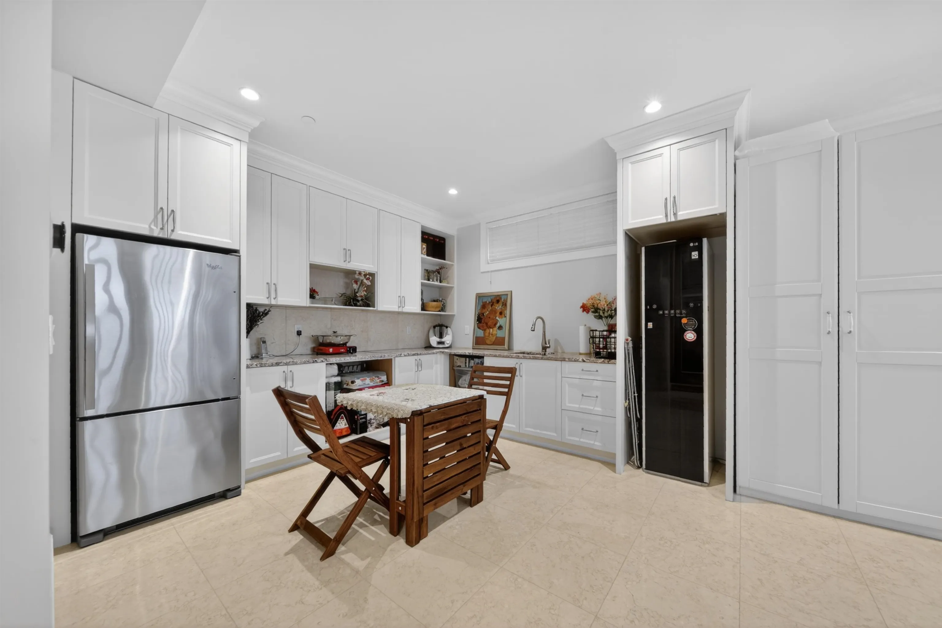 3285 W 12th Avenue