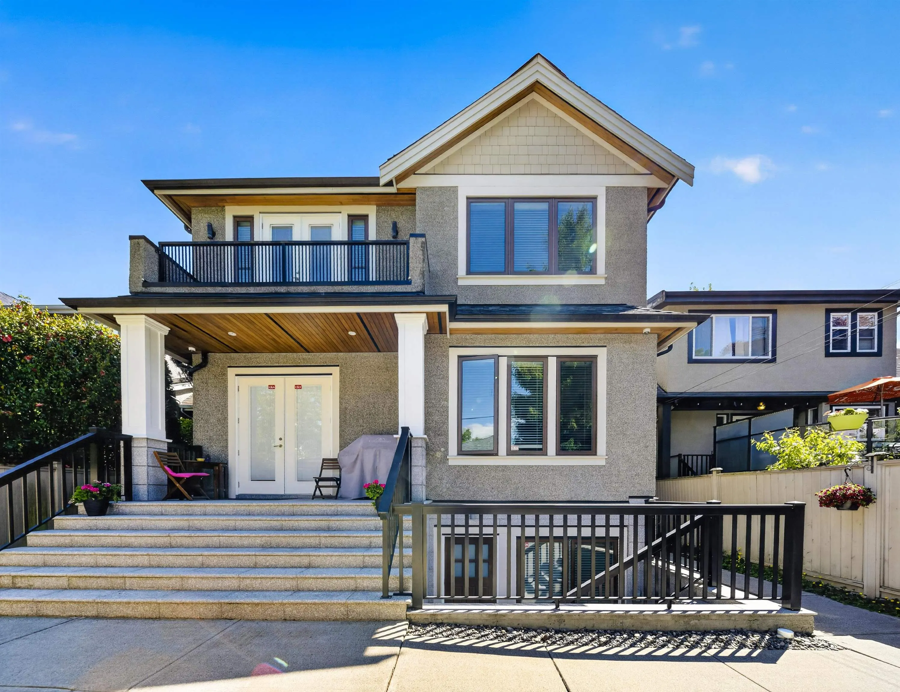 3285 W 12th Avenue