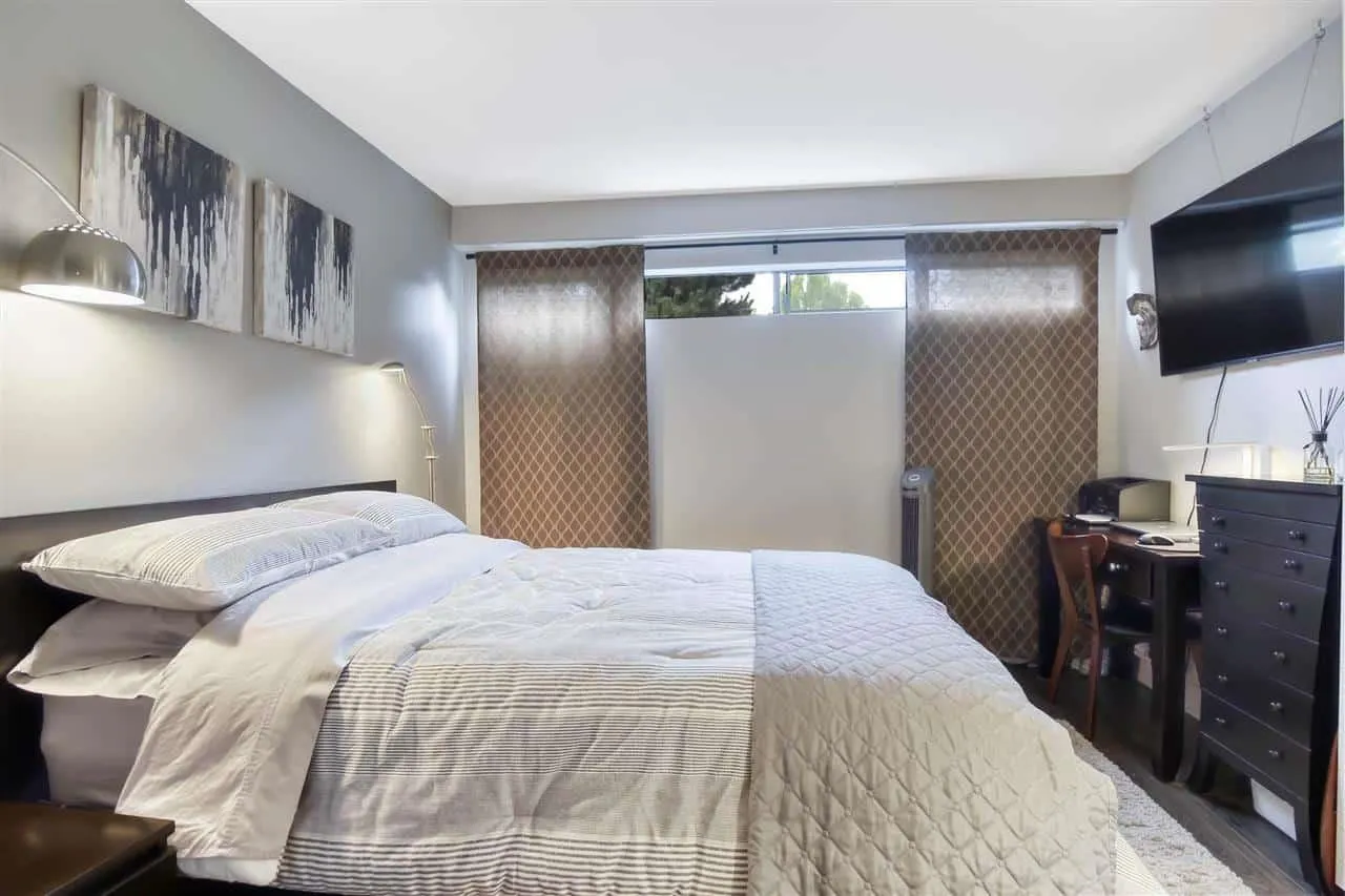 2885 Spruce Street #205