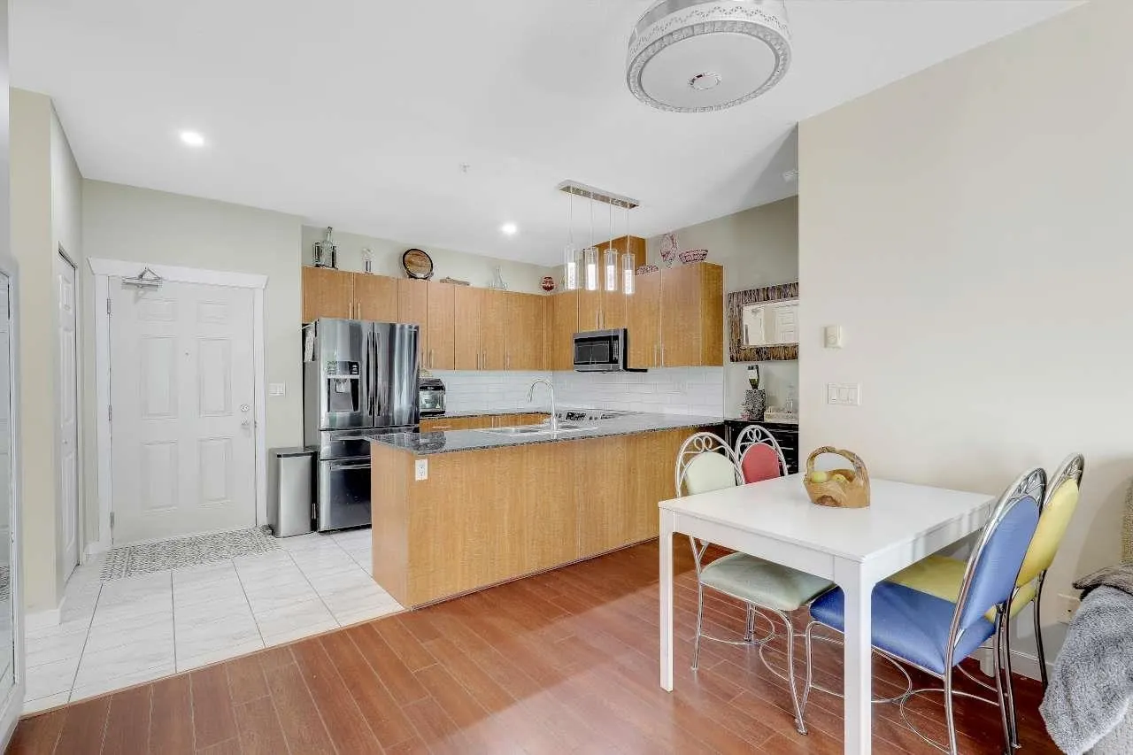 2488 Kelly Avenue #208
