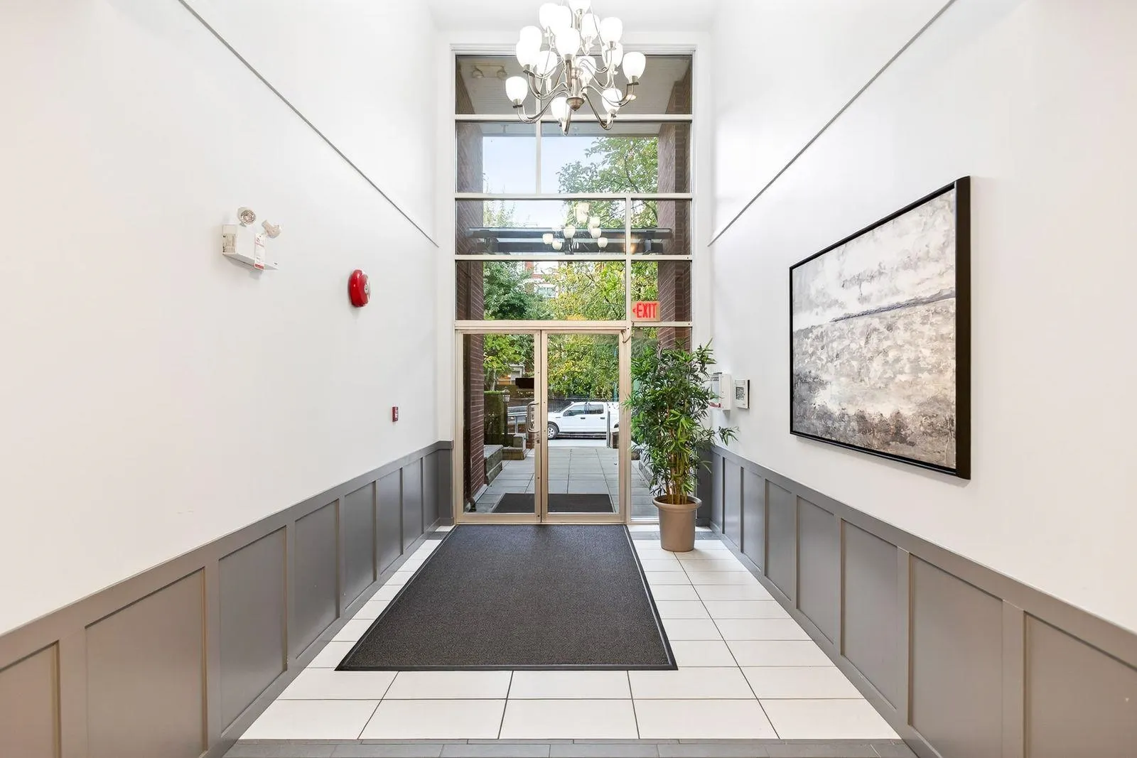2488 Kelly Avenue #208