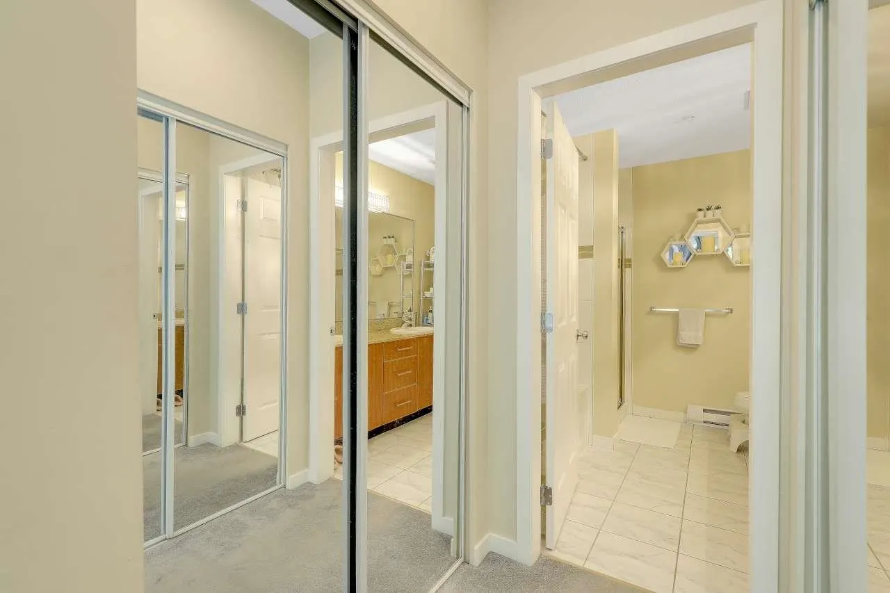 2488 Kelly Avenue #208