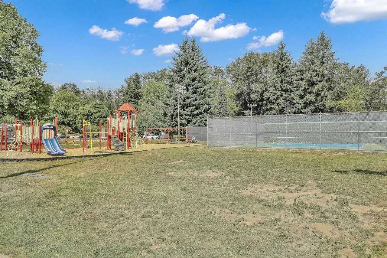 2488 Kelly Avenue #208