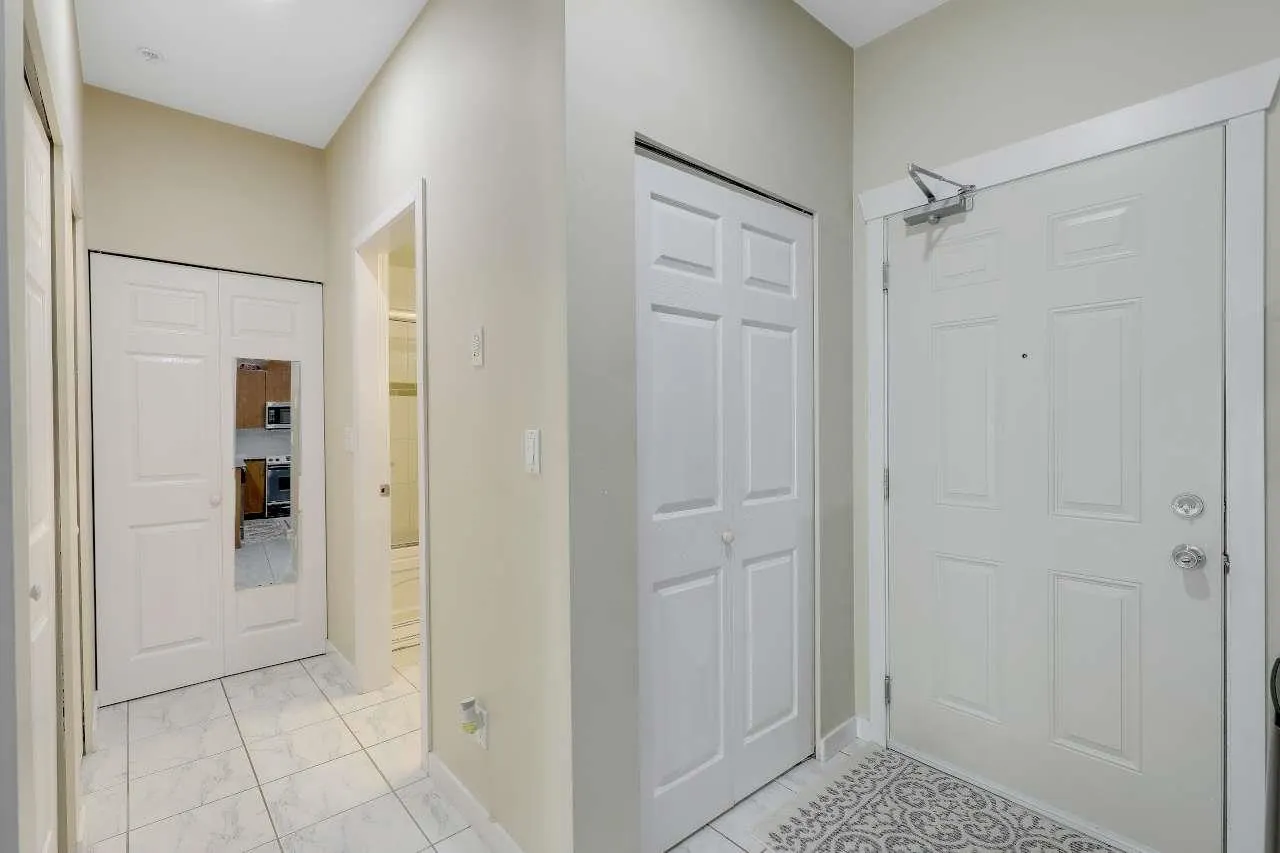 2488 Kelly Avenue #208