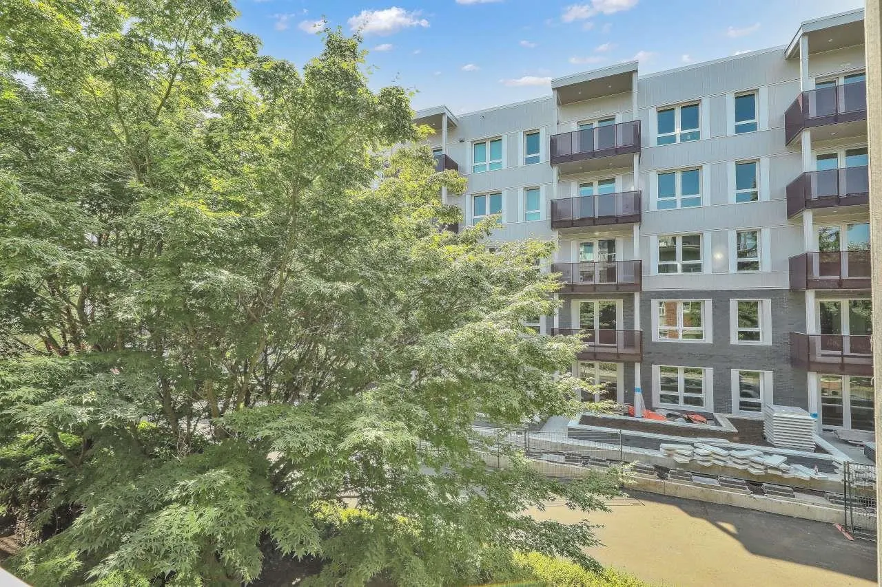 2488 Kelly Avenue #208