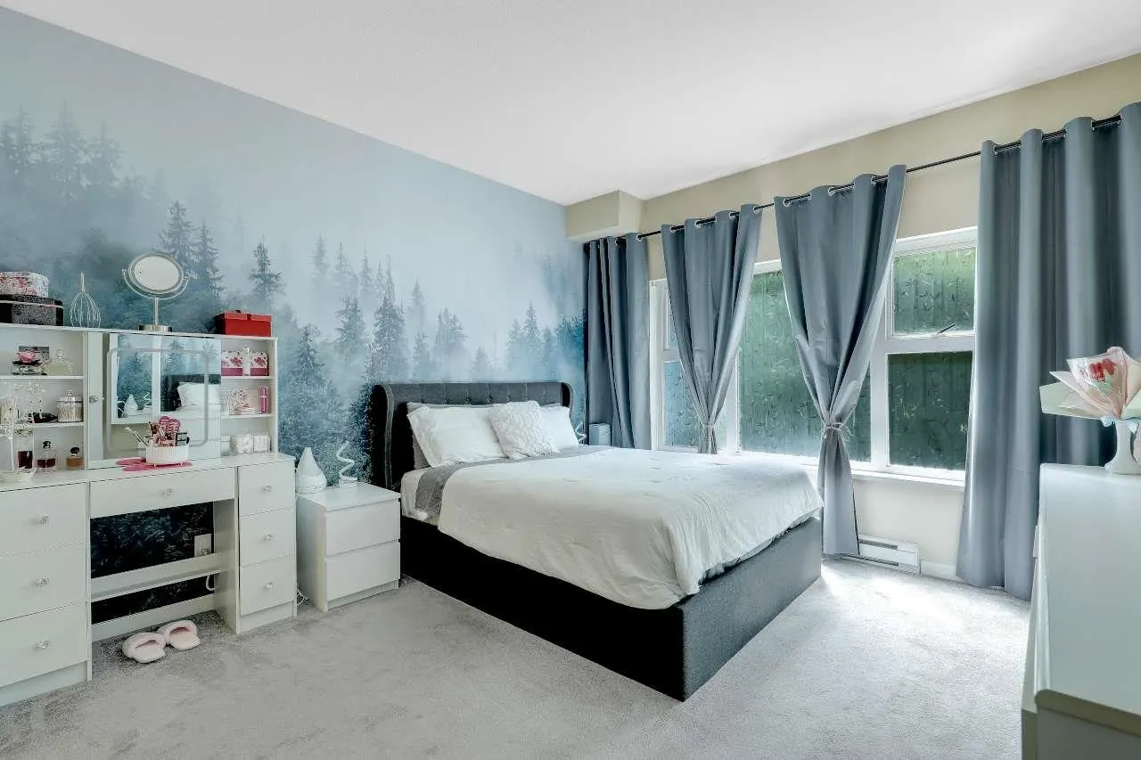 2488 Kelly Avenue #208