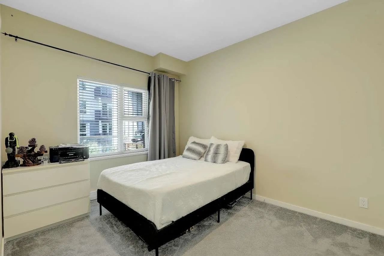 2488 Kelly Avenue #208