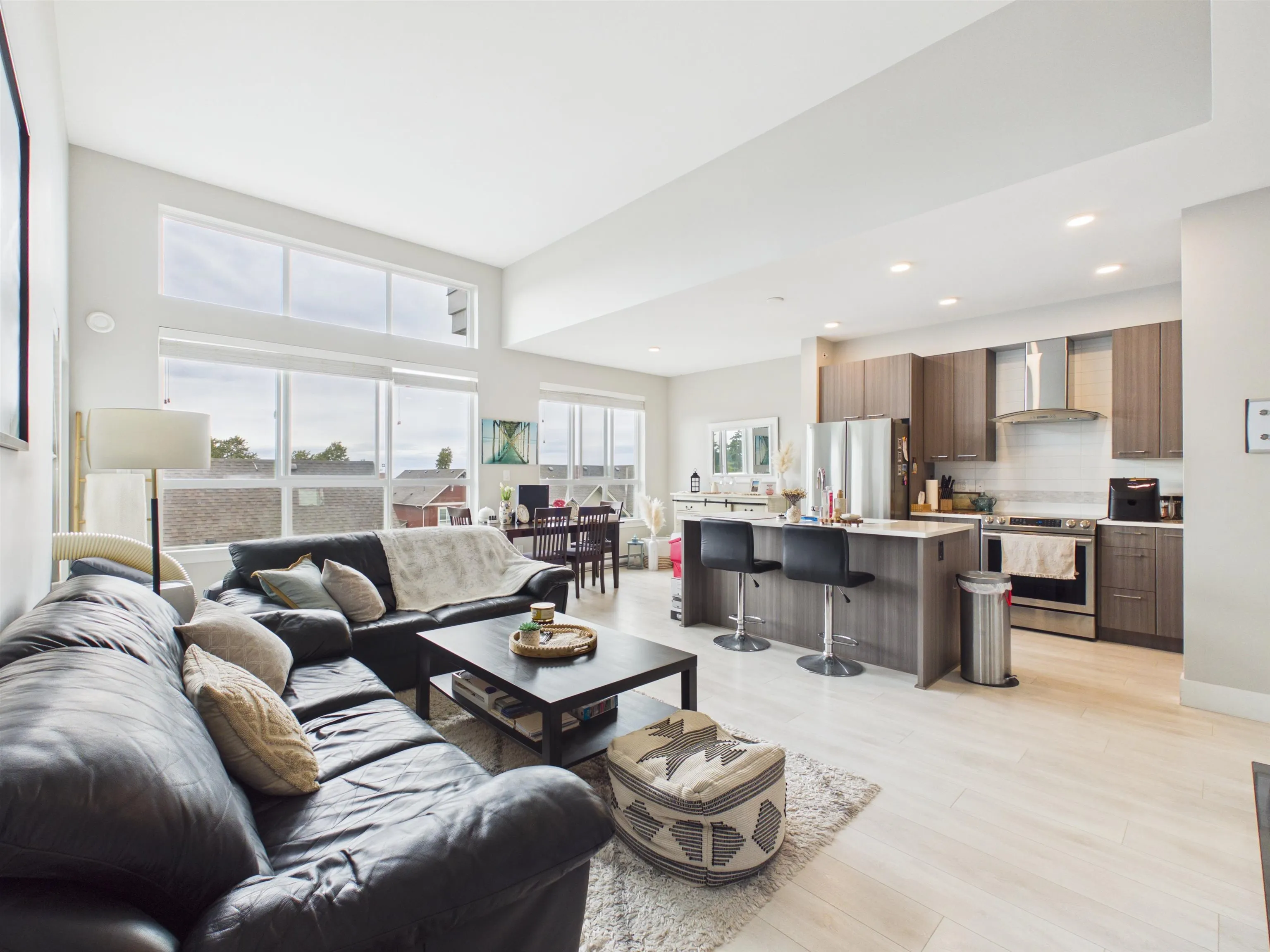 4690 Hawk Lane #417