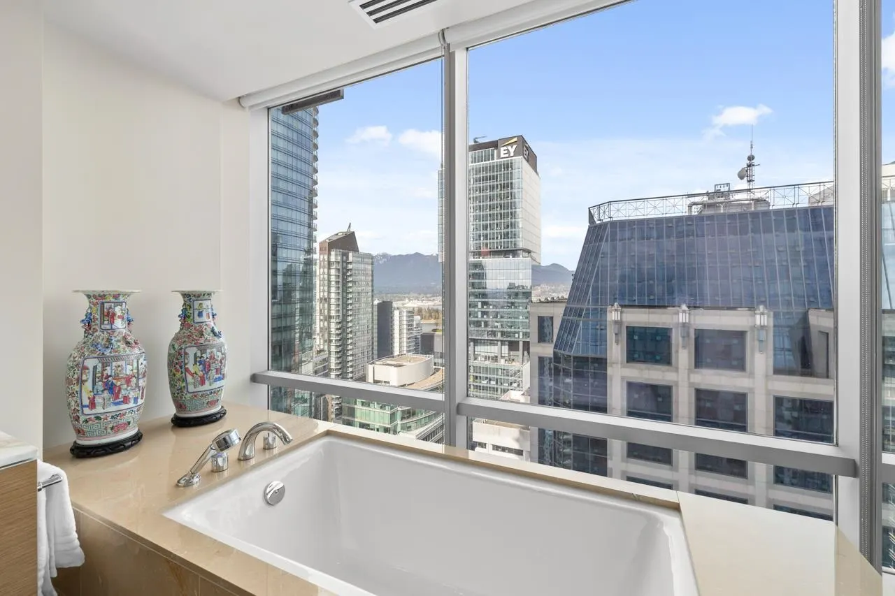 1111 Alberni Street #3302