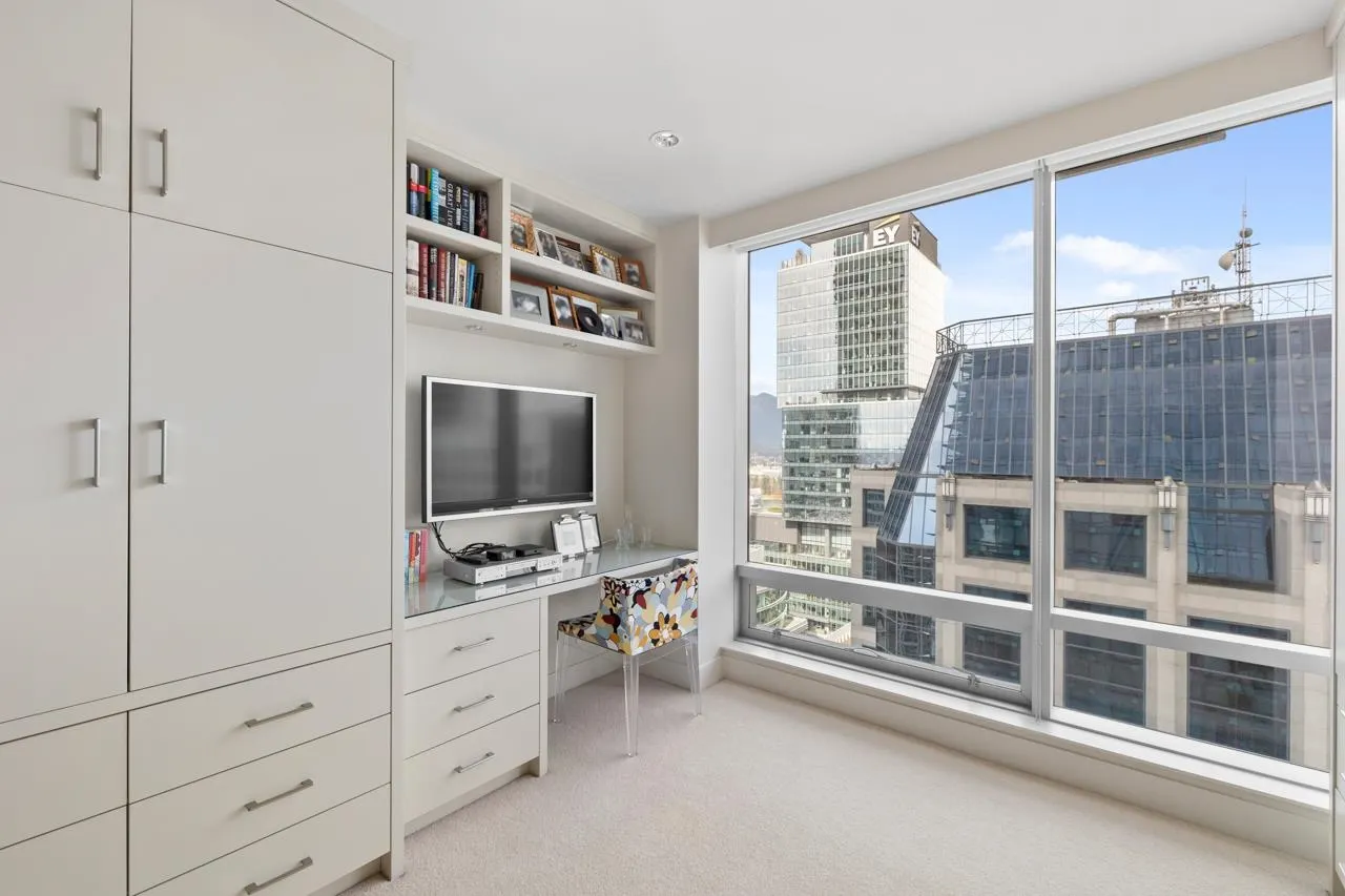 1111 Alberni Street #3302