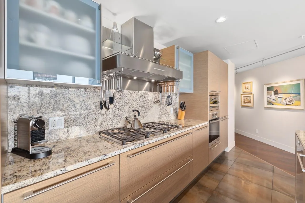 1111 Alberni Street #3302