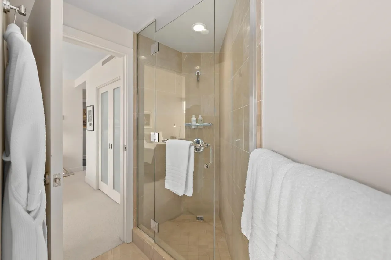 1111 Alberni Street #3302