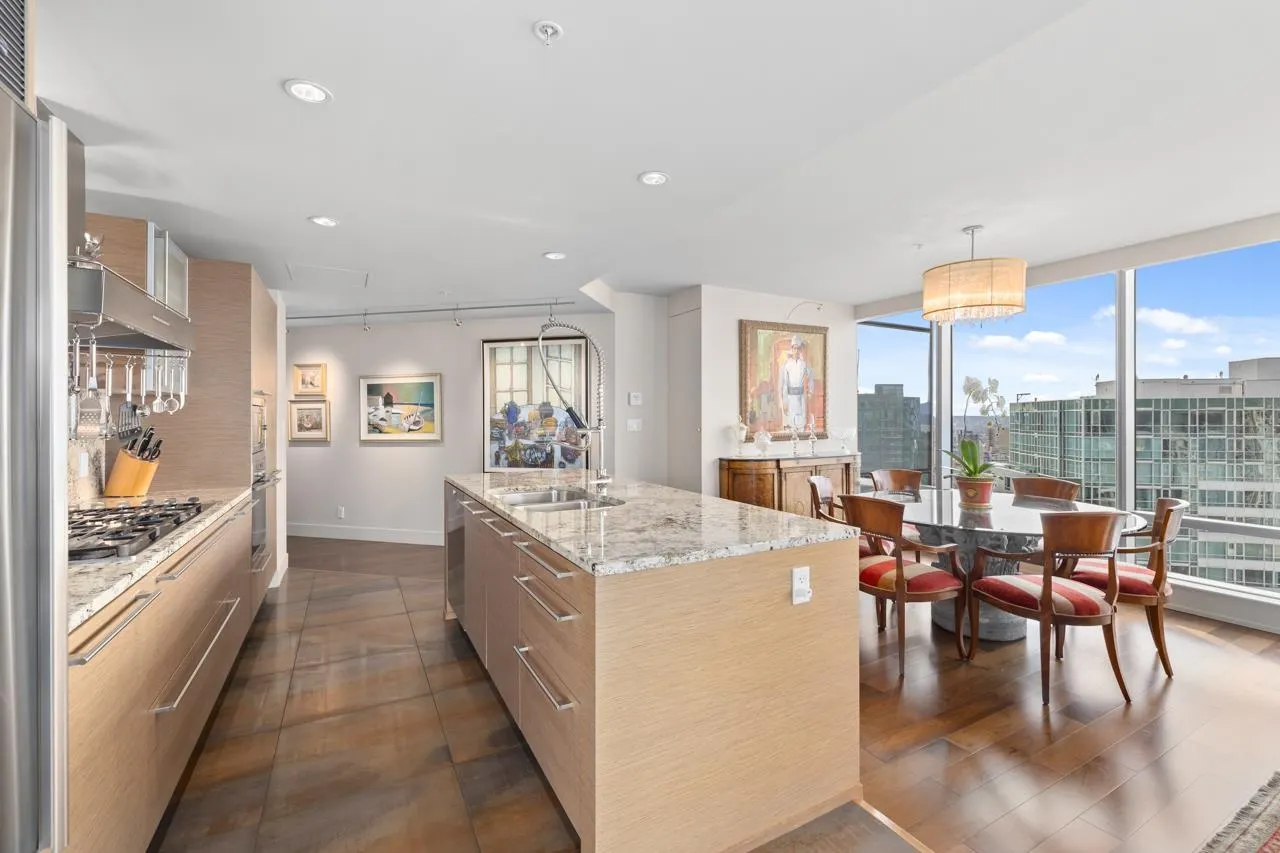 1111 Alberni Street #3302