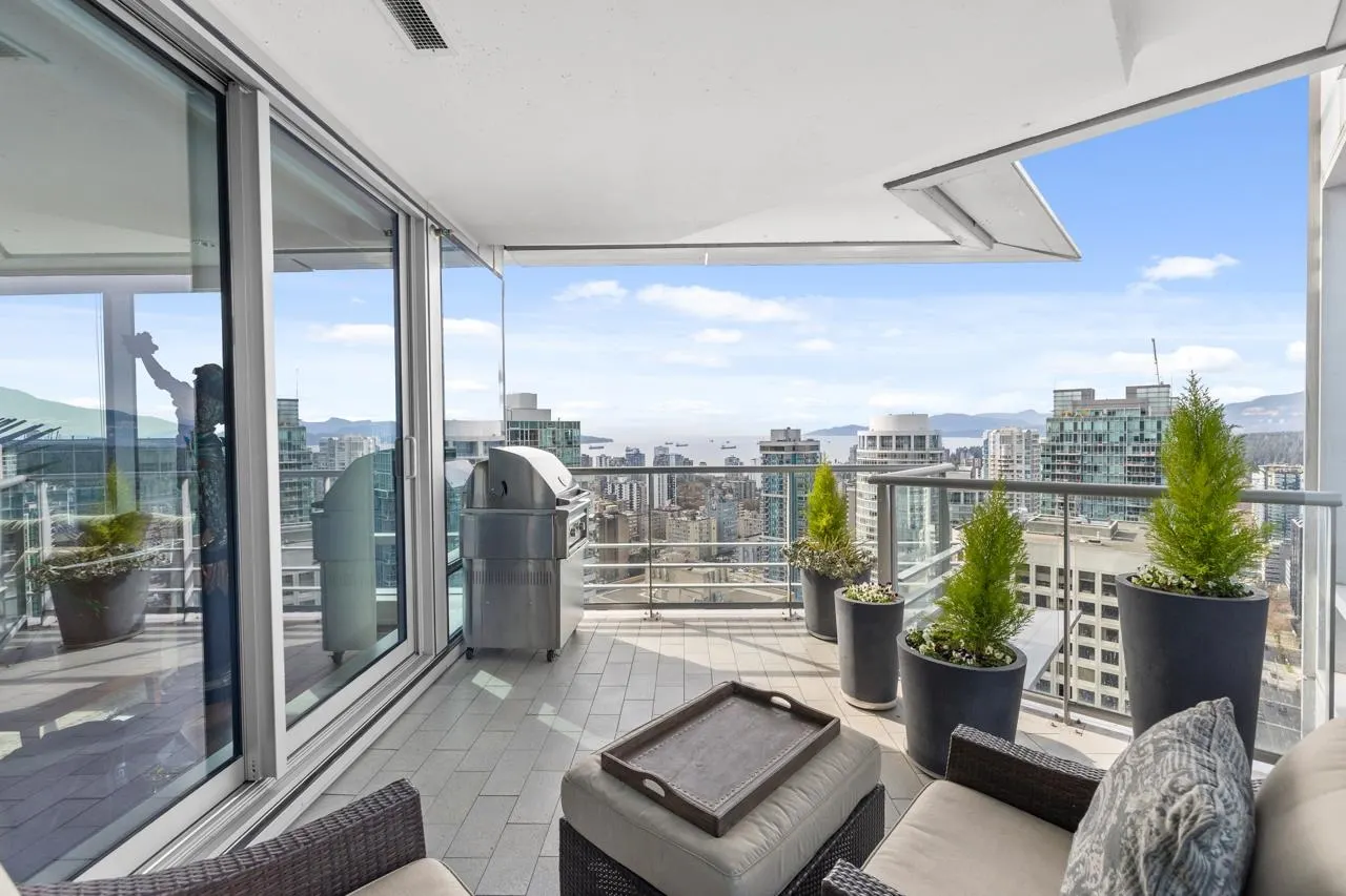 1111 Alberni Street #3302