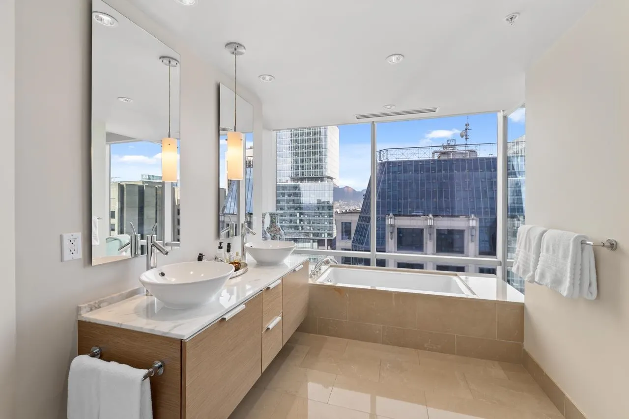 1111 Alberni Street #3302