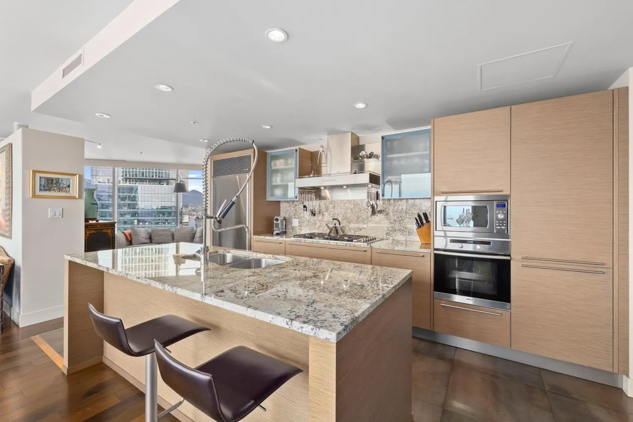 1111 Alberni Street #3302