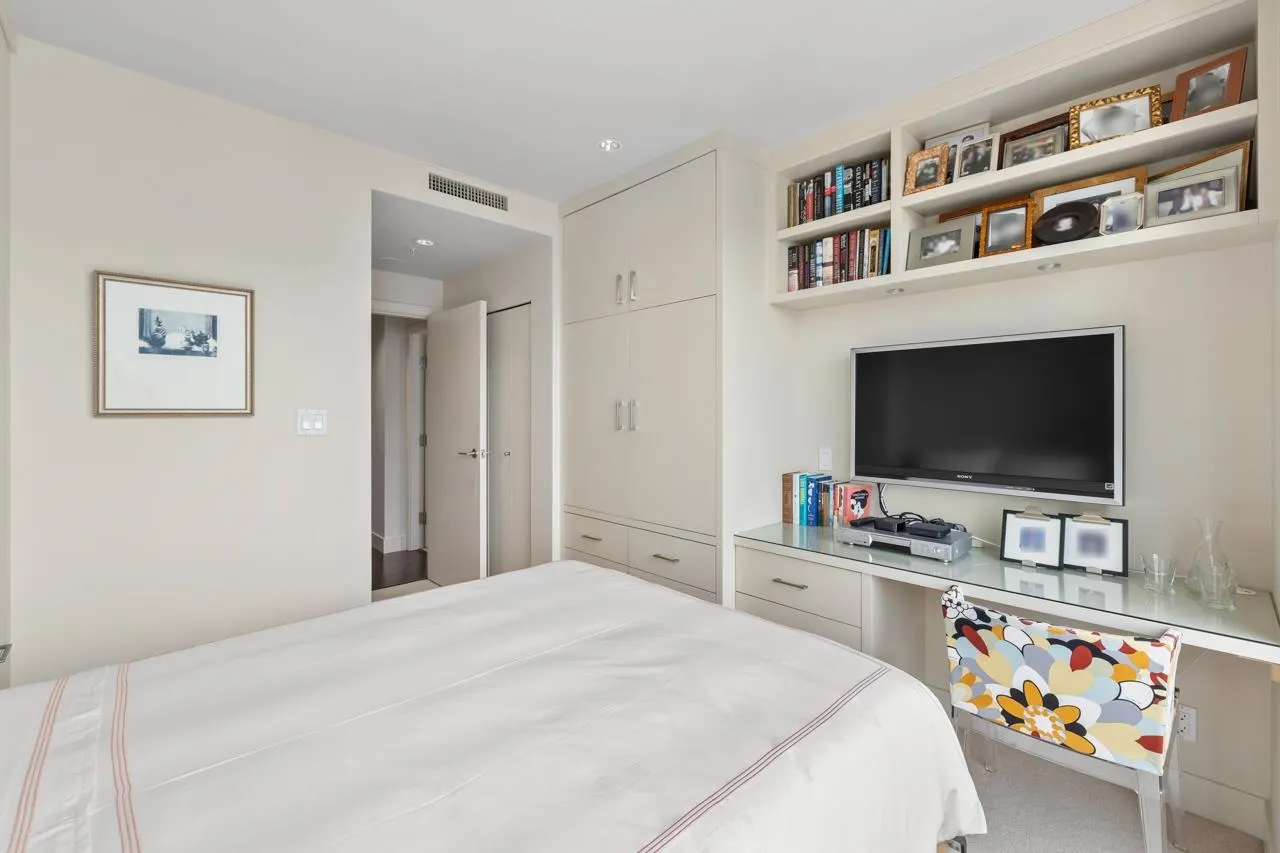 1111 Alberni Street #3302