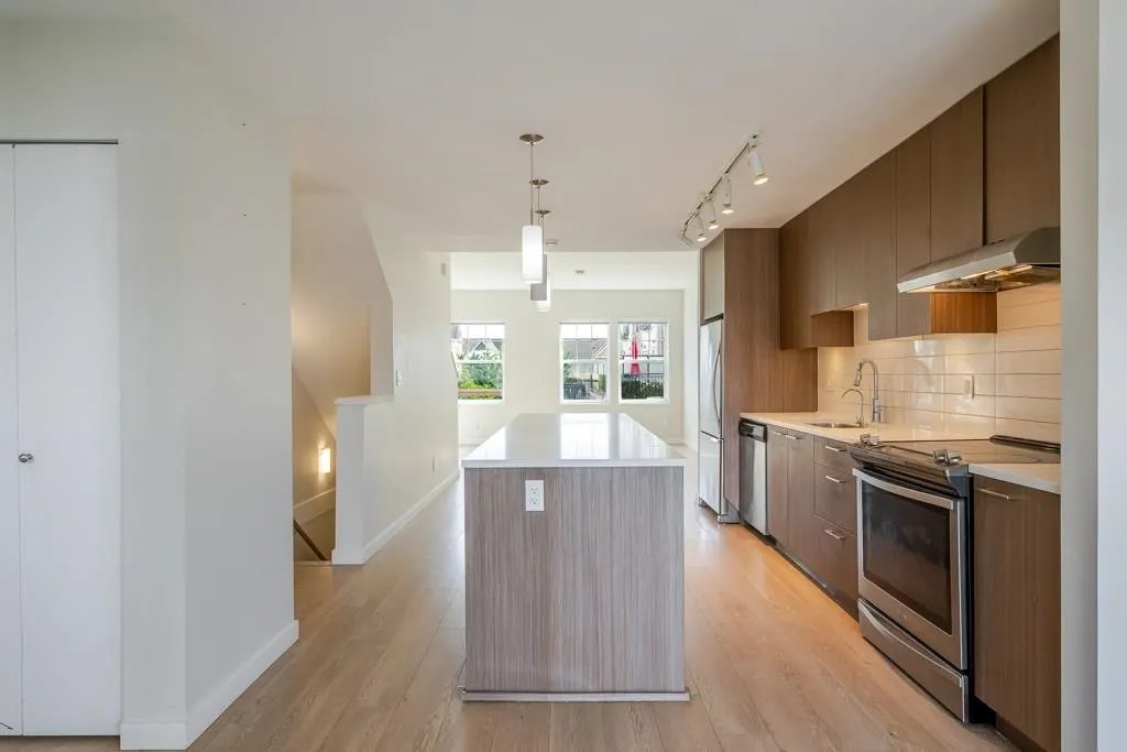 32633 Simon Avenue #77