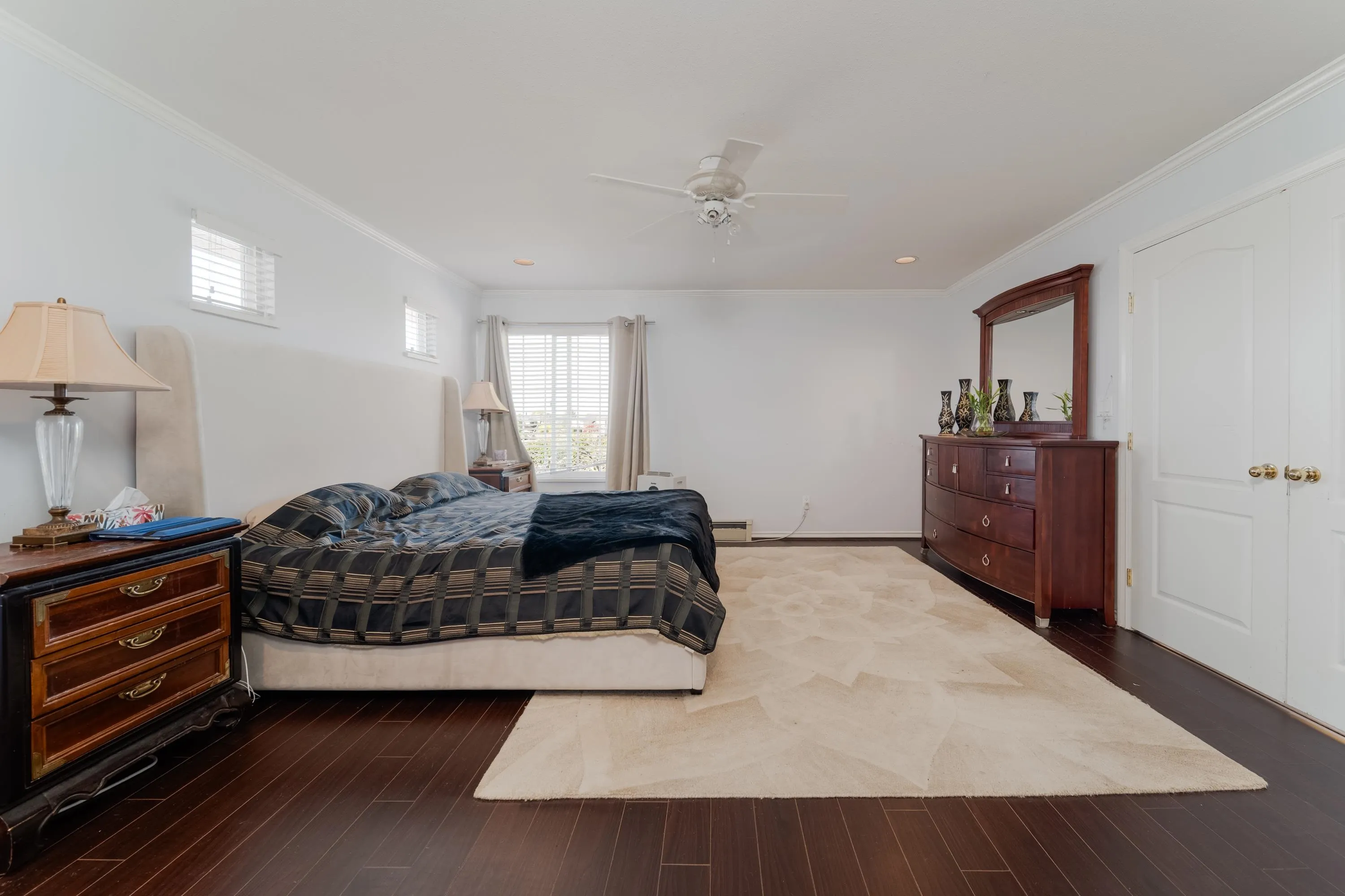 6522 Holly Park Drive