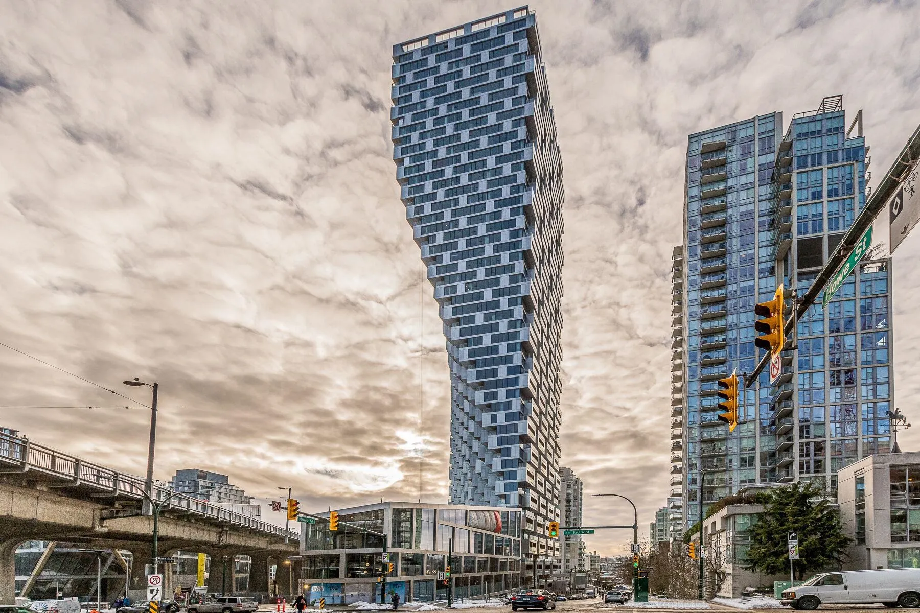 1480 Howe Street #1102