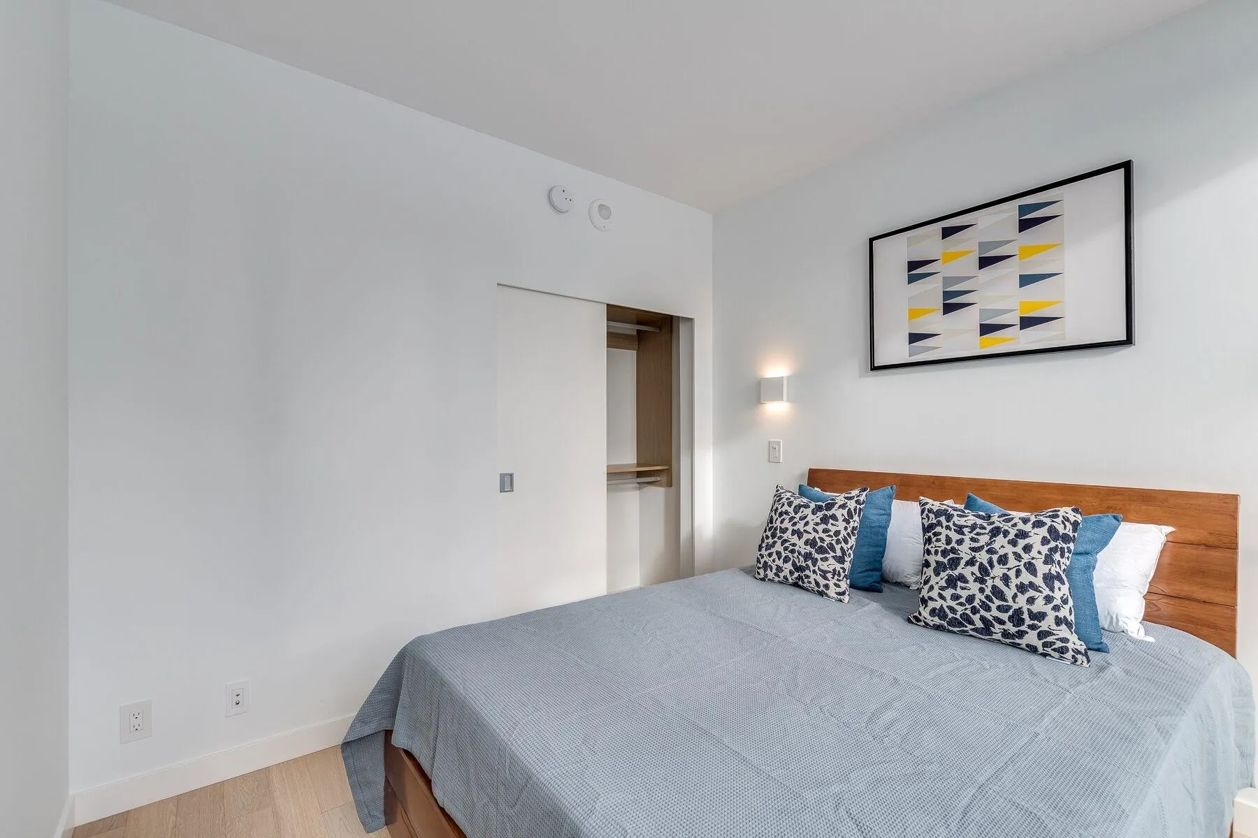 1480 Howe Street #1102