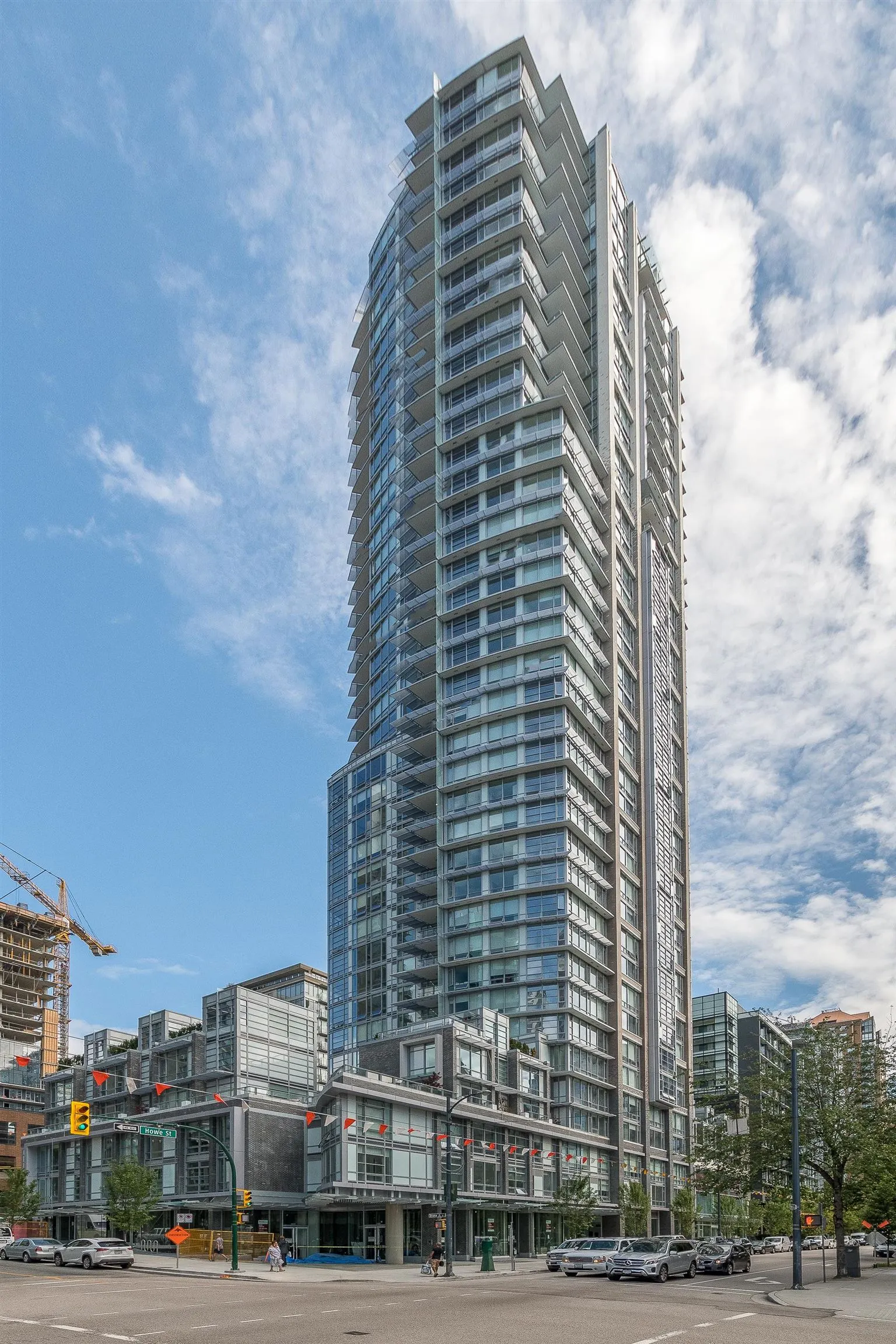 1283 Howe Street #906