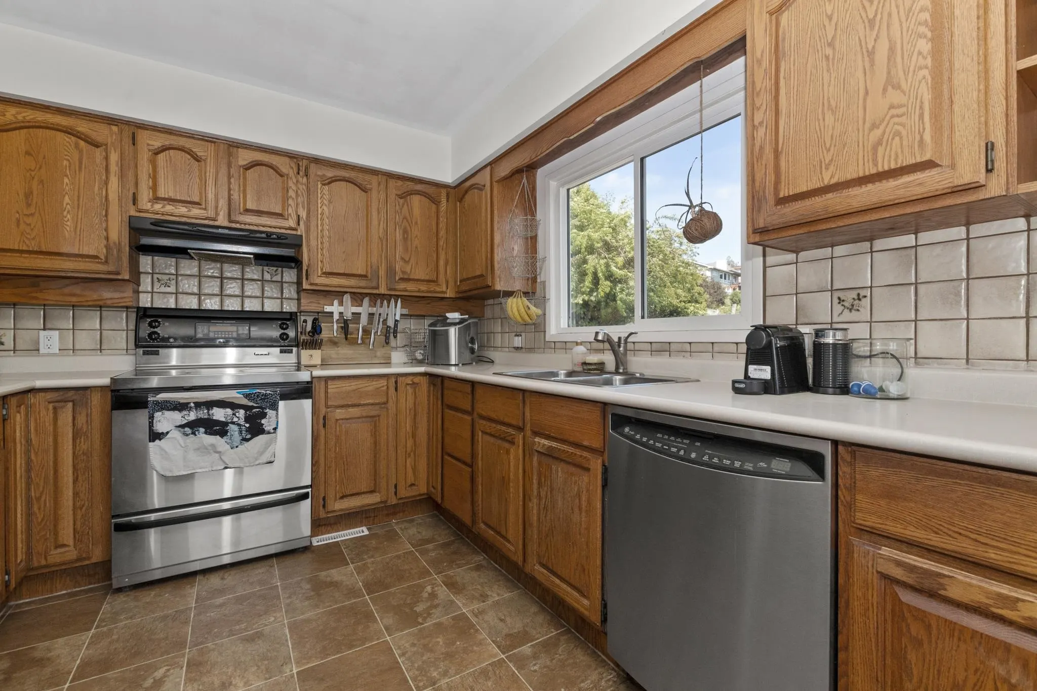 10005 Kenswood Drive