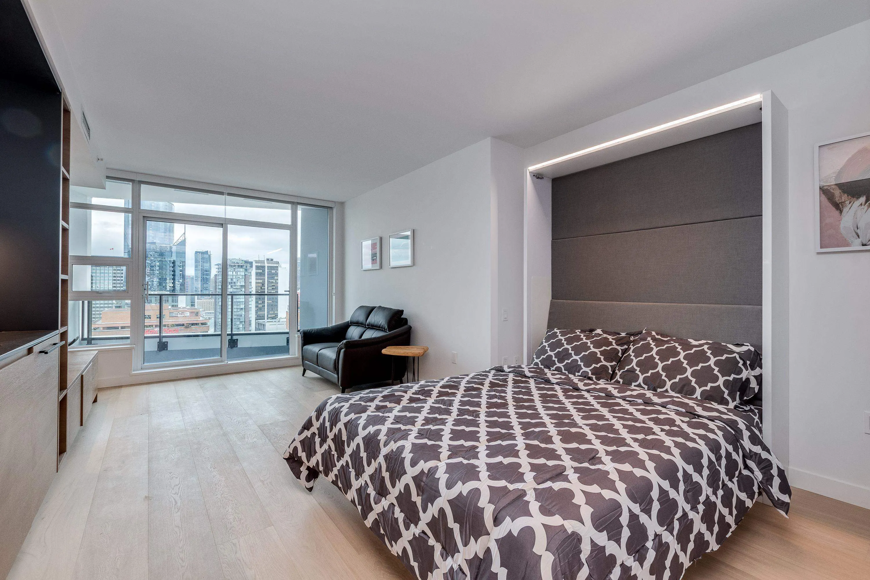 1289 Hornby Street #3006