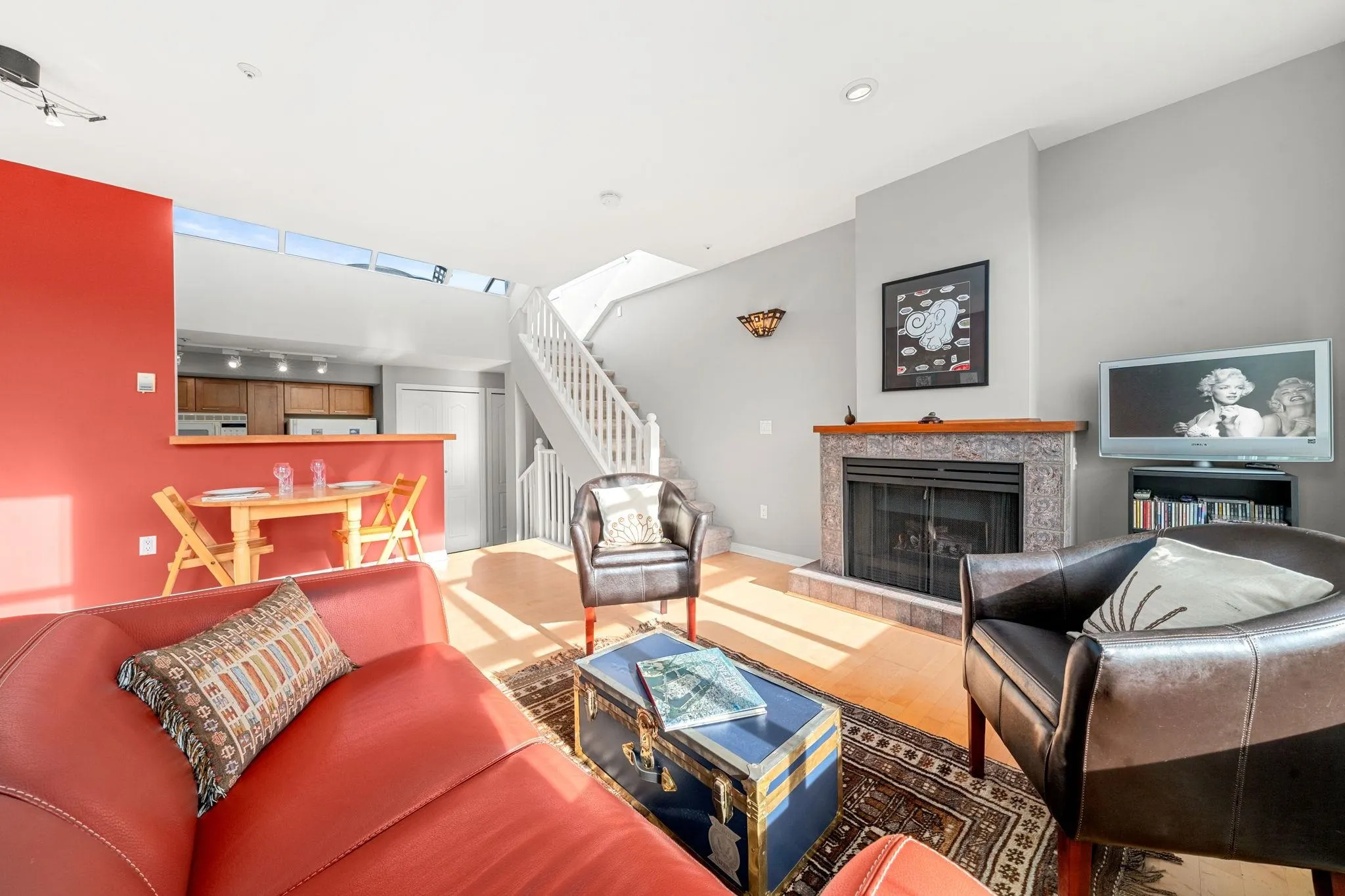 669 W 7th Avenue #207