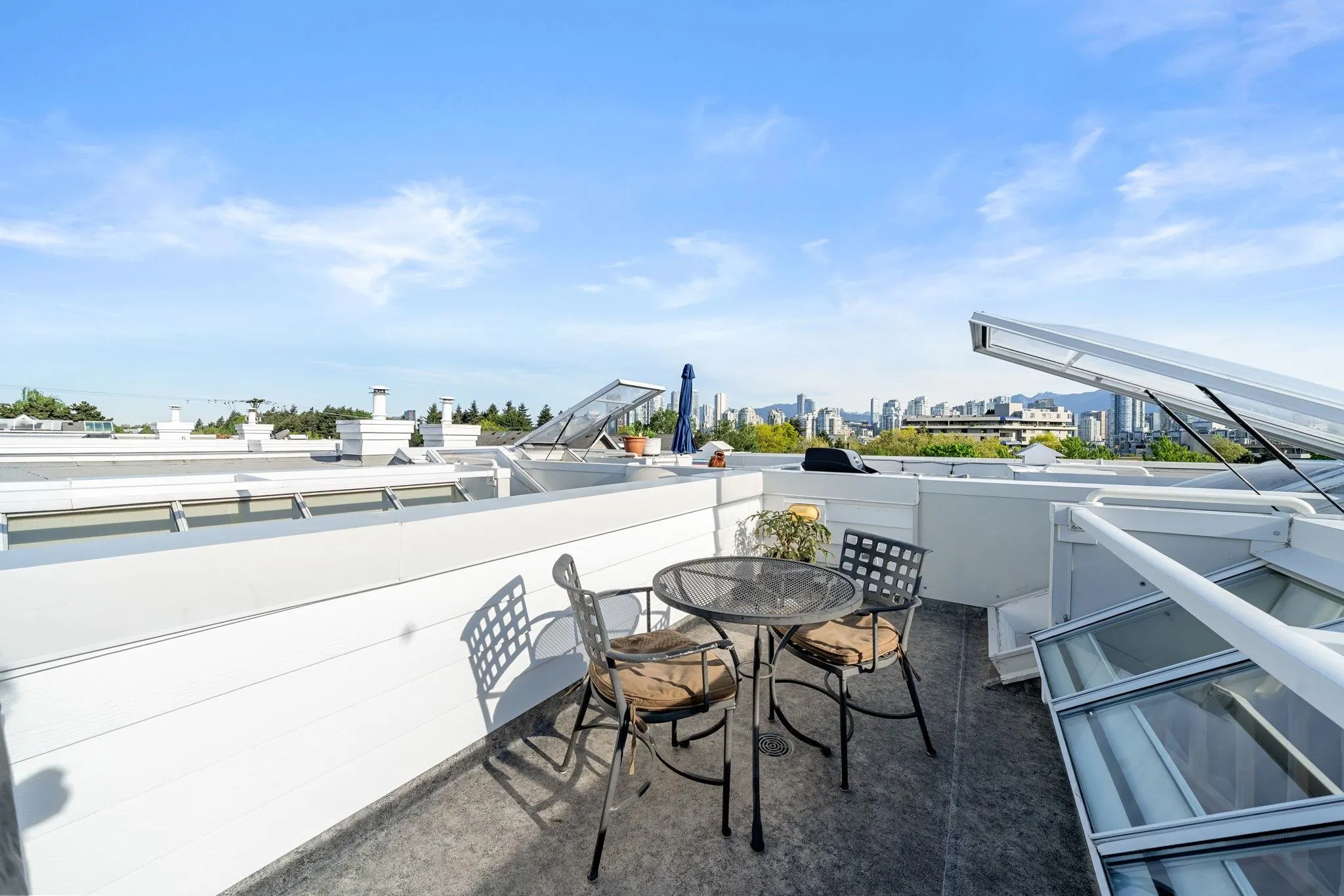 669 W 7th Avenue #207