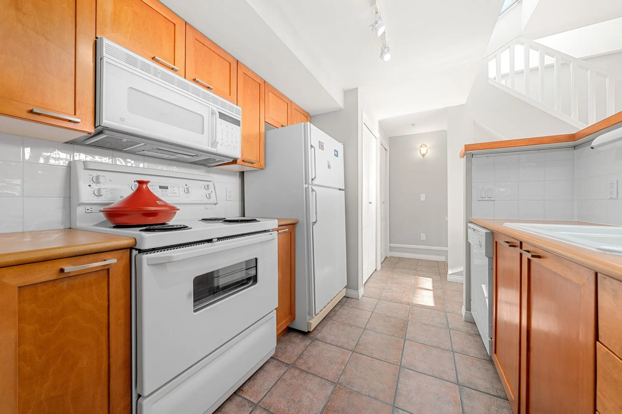 669 W 7th Avenue #207