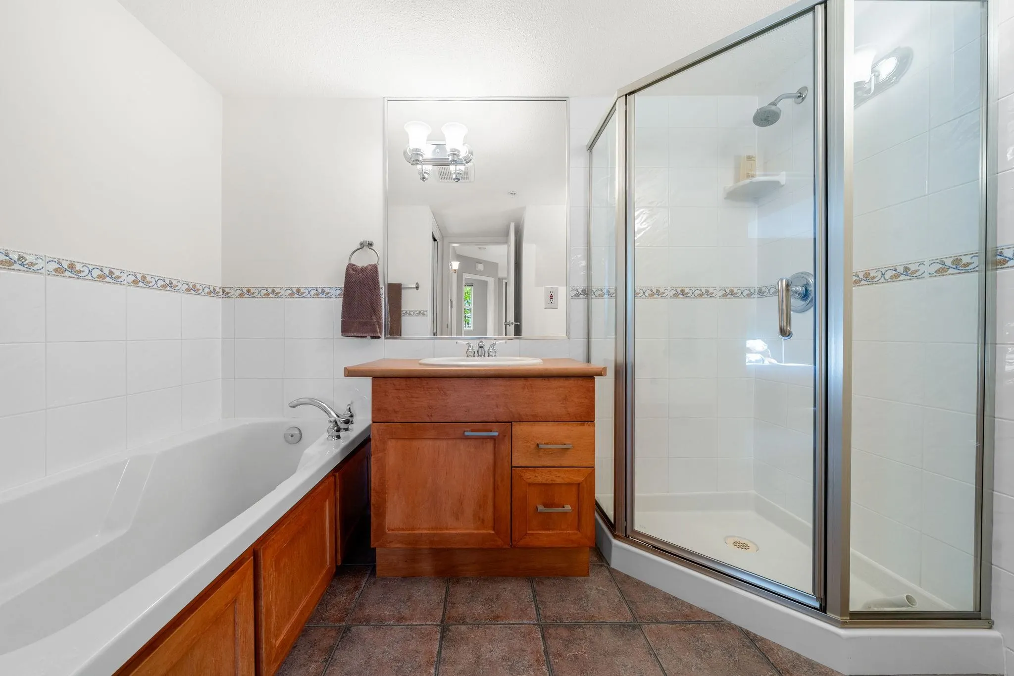 669 W 7th Avenue #207