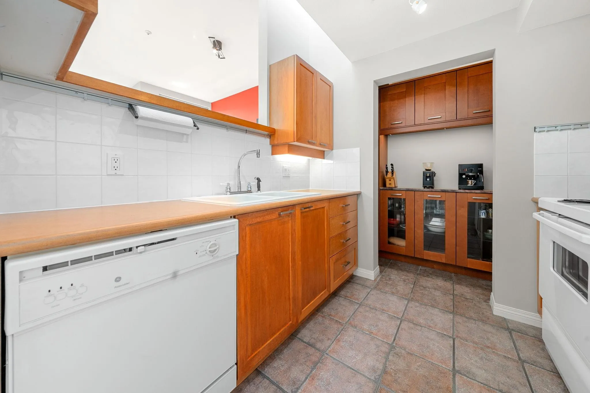 669 W 7th Avenue #207