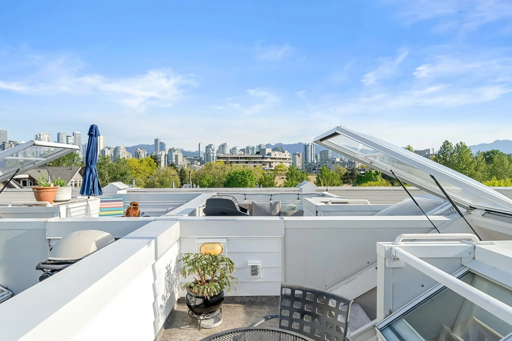669 W 7th Avenue #207