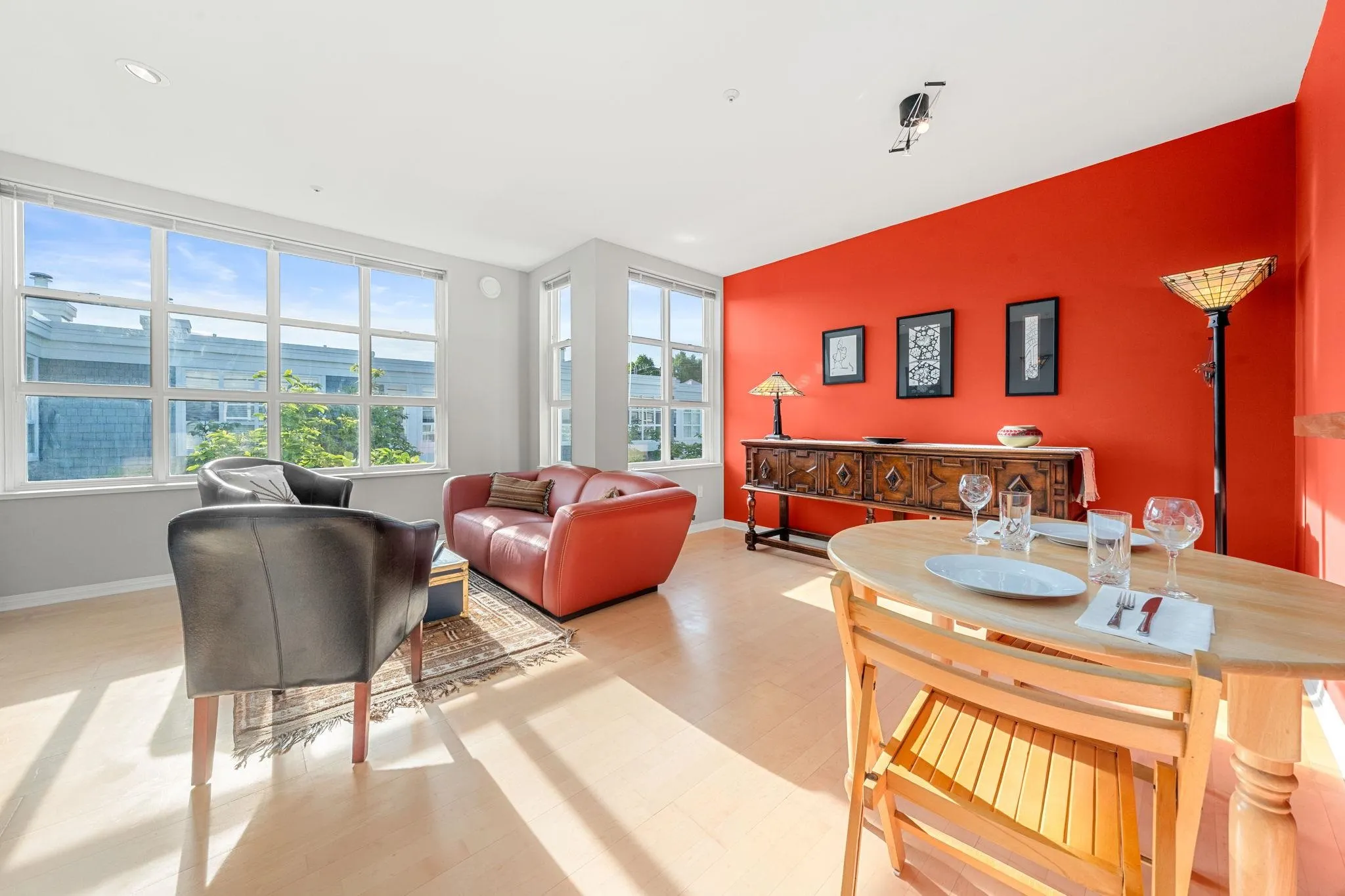 669 W 7th Avenue #207