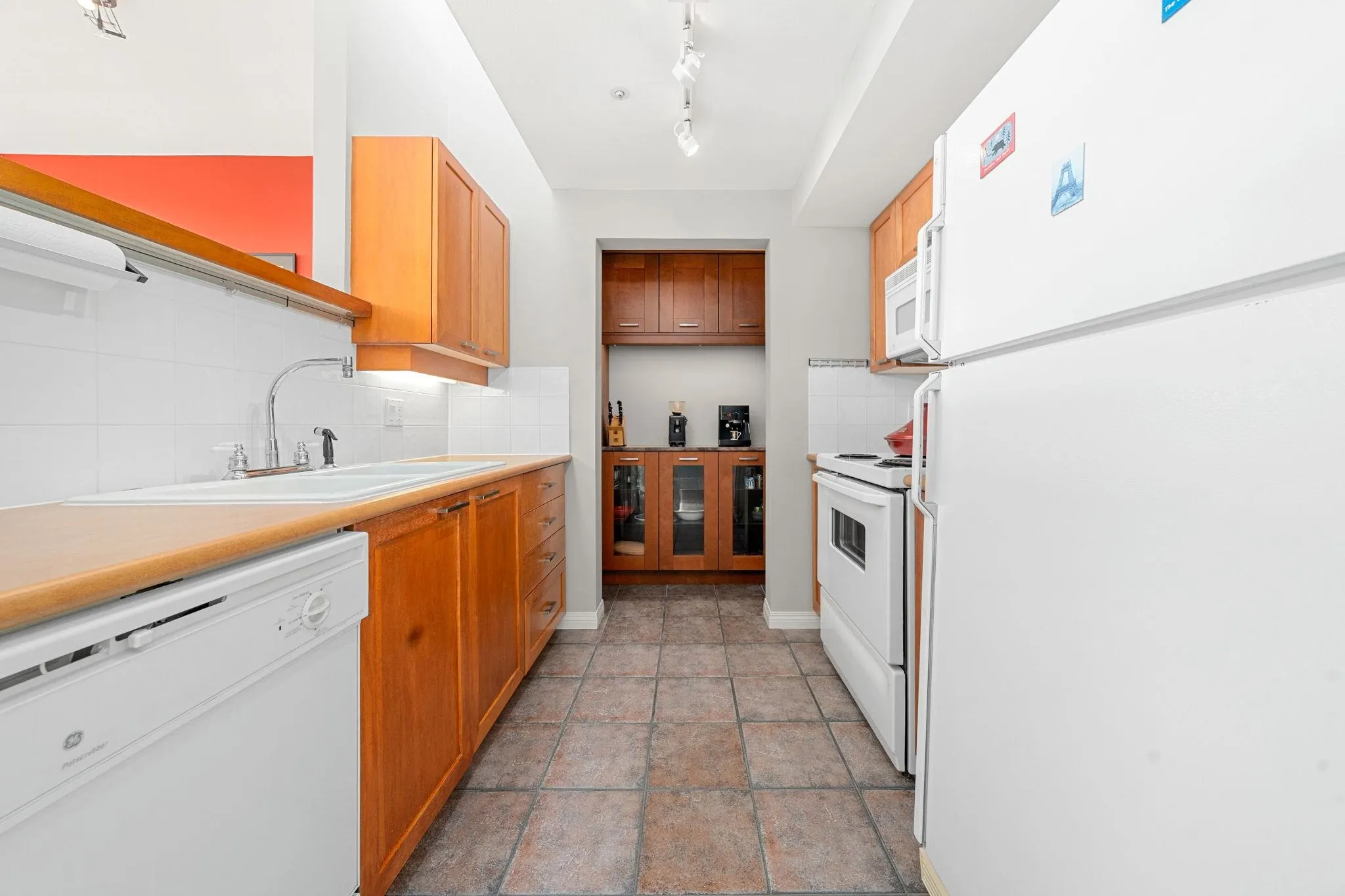 669 W 7th Avenue #207